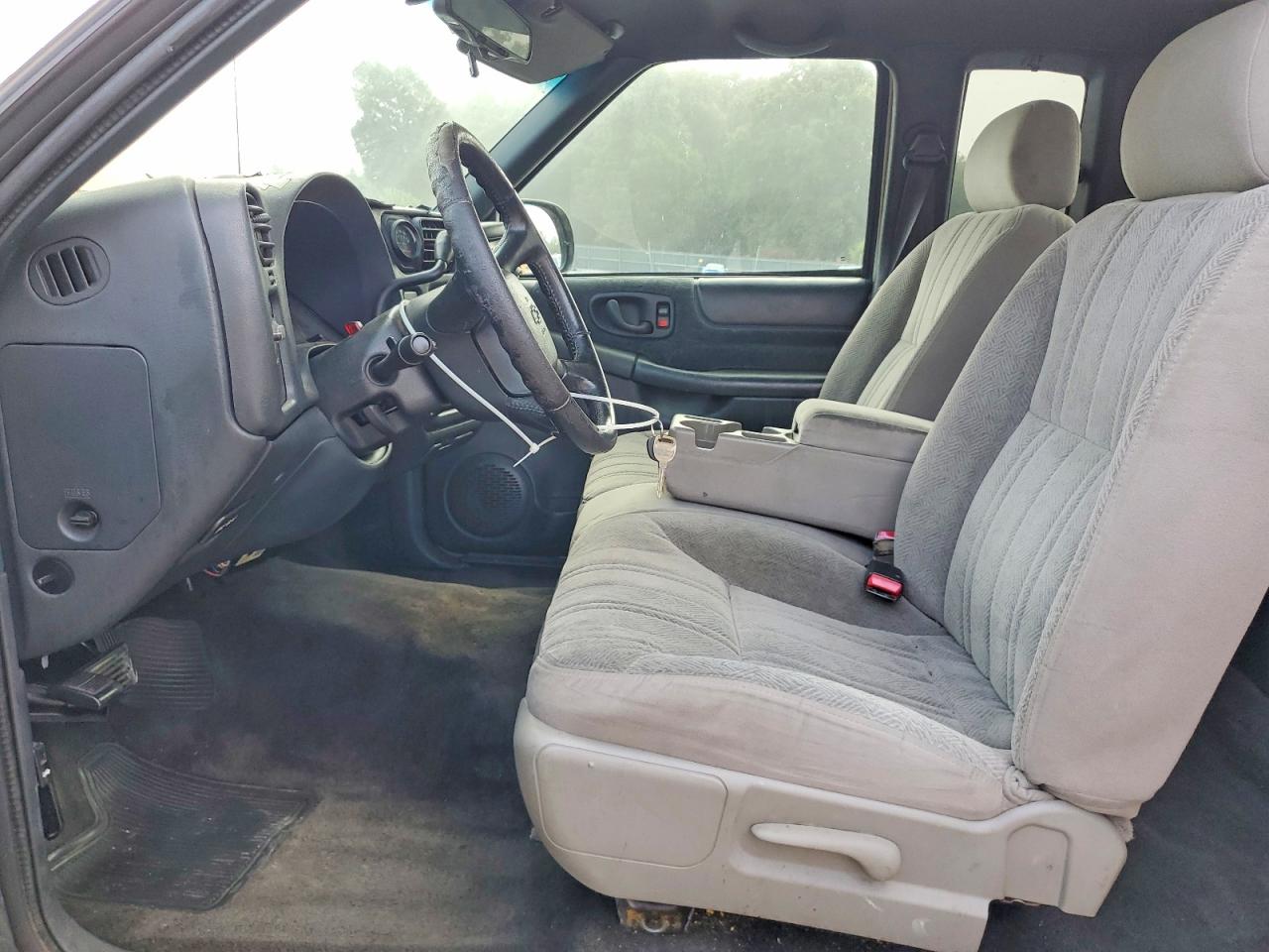 2001 Chevrolet S Truck S10 Gray vin: 1GCCS195618111182