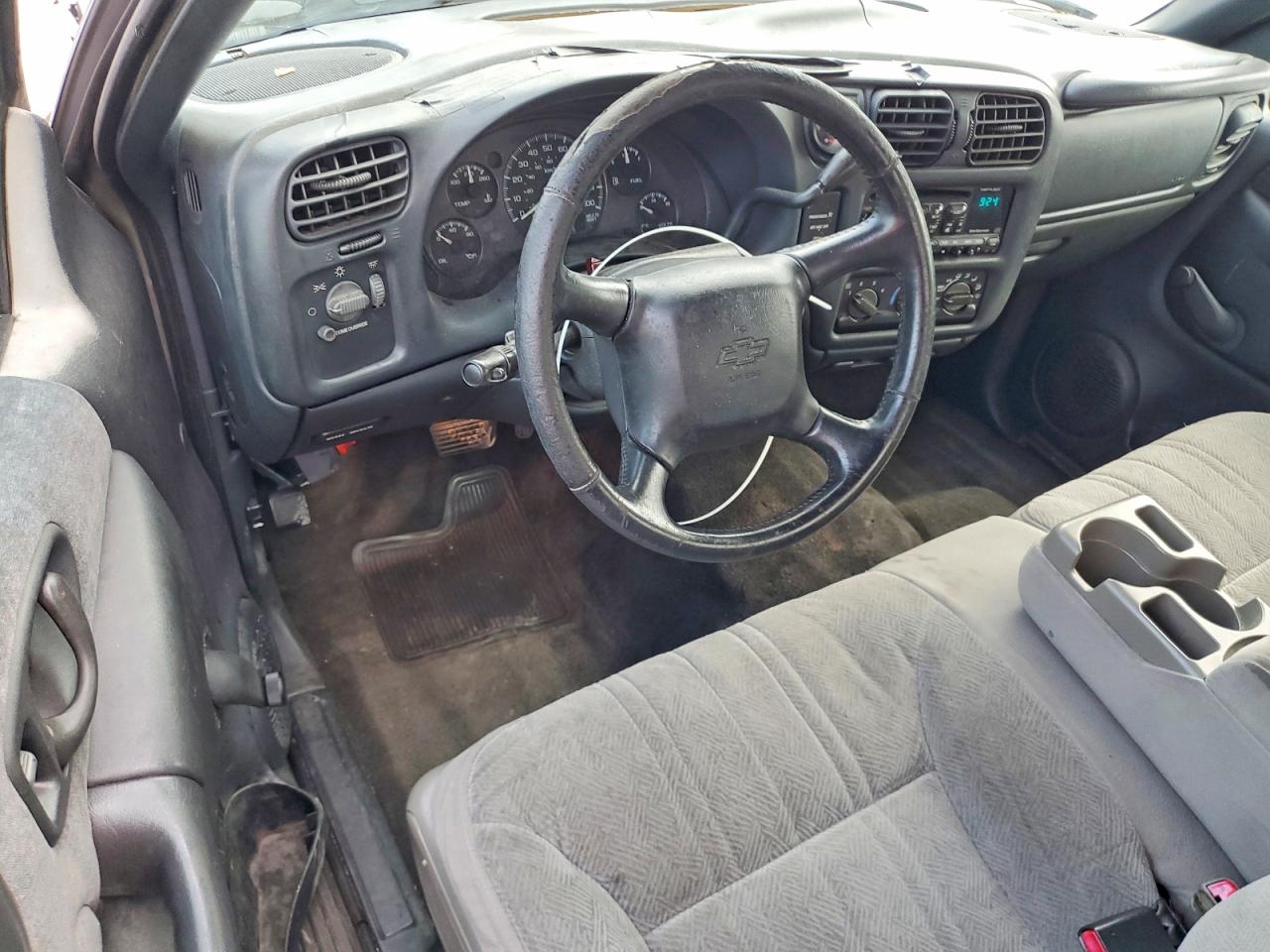 2001 Chevrolet S Truck S10 Gray vin: 1GCCS195618111182