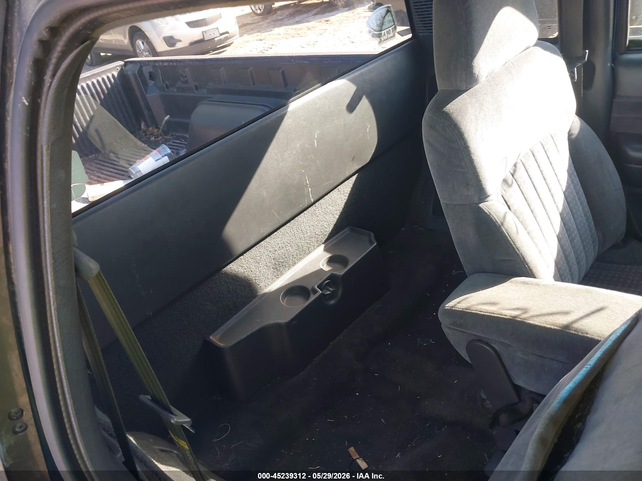2000 Chevrolet S-10 Ls Blue vin: 1GCCS1956YK296640