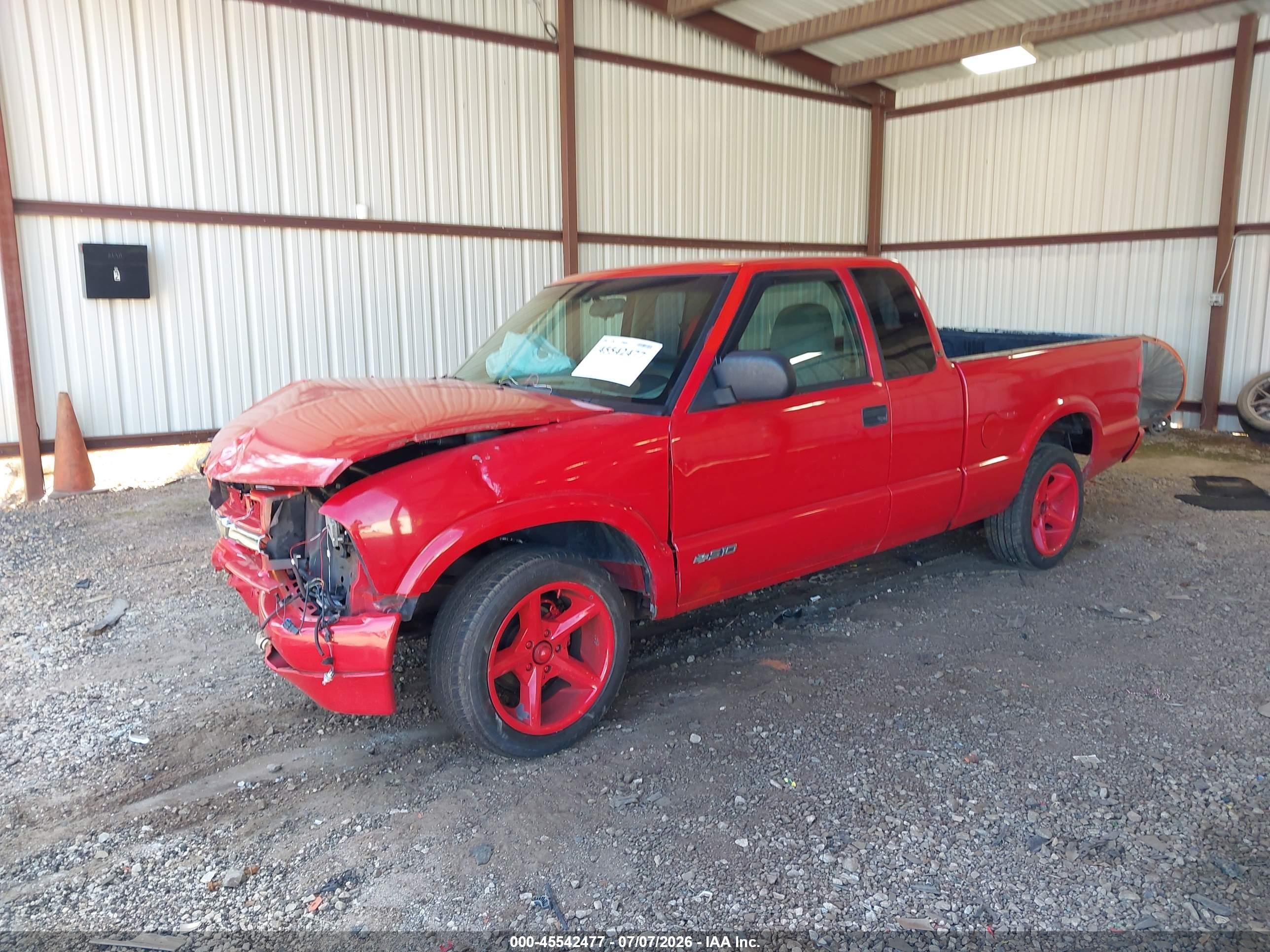 2000 Chevrolet S-10 Ls Red vin: 1GCCS1957YK226161