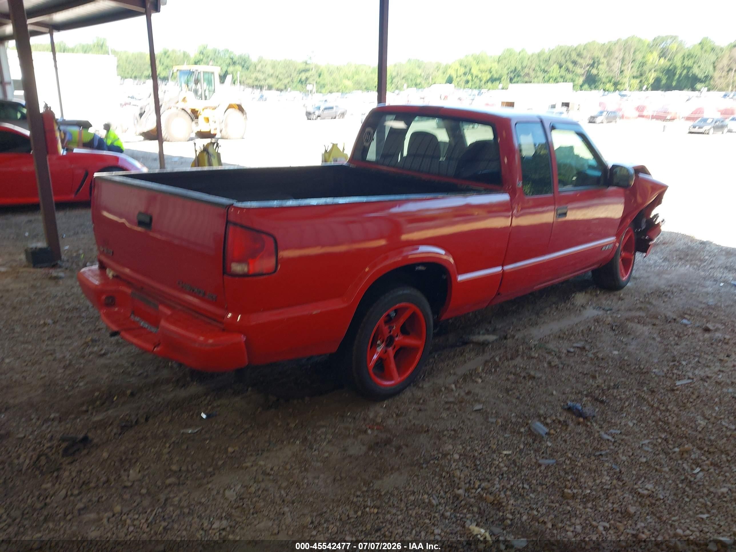 2000 Chevrolet S-10 Ls Red vin: 1GCCS1957YK226161