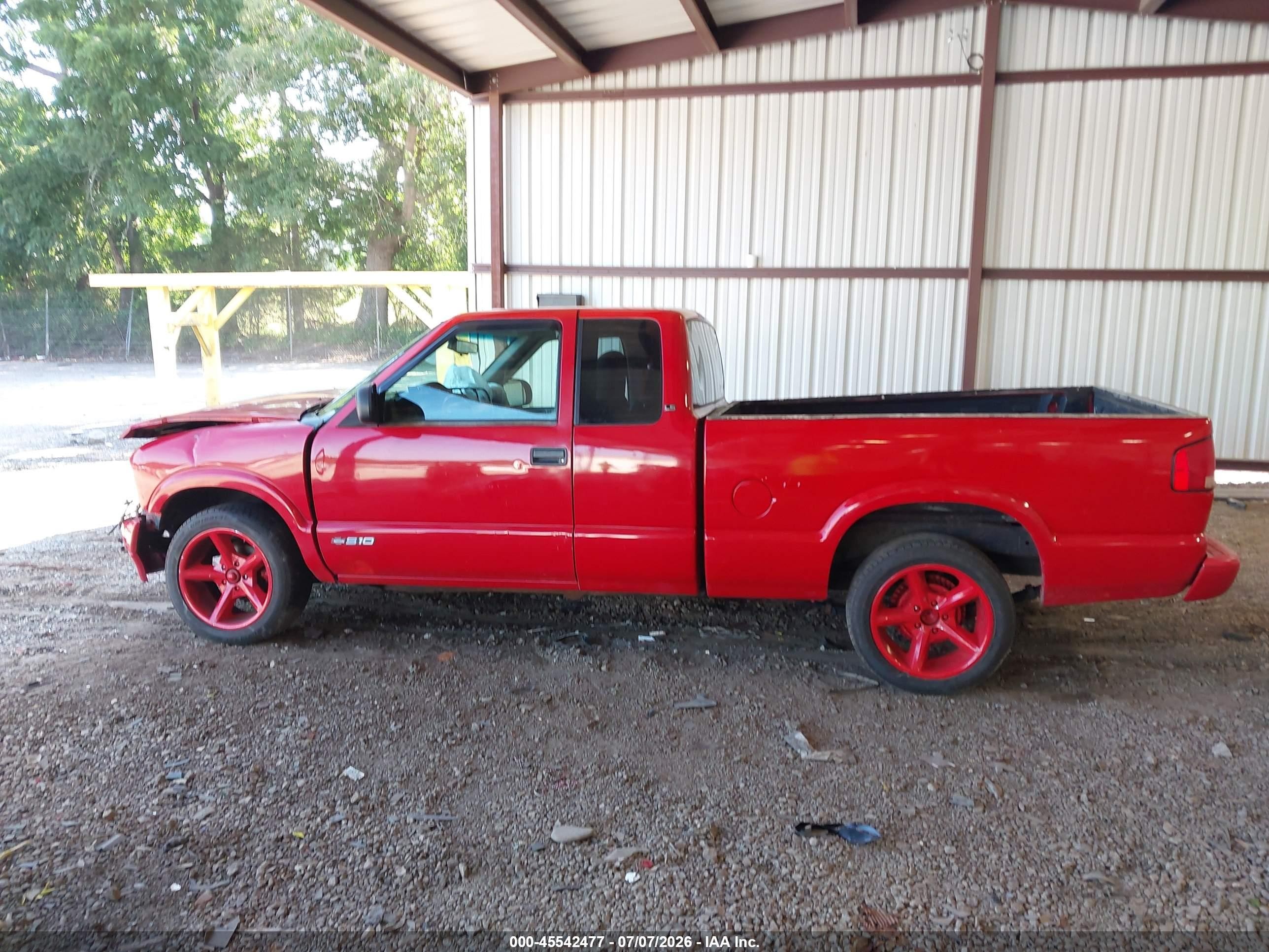 2000 Chevrolet S-10 Ls Red vin: 1GCCS1957YK226161