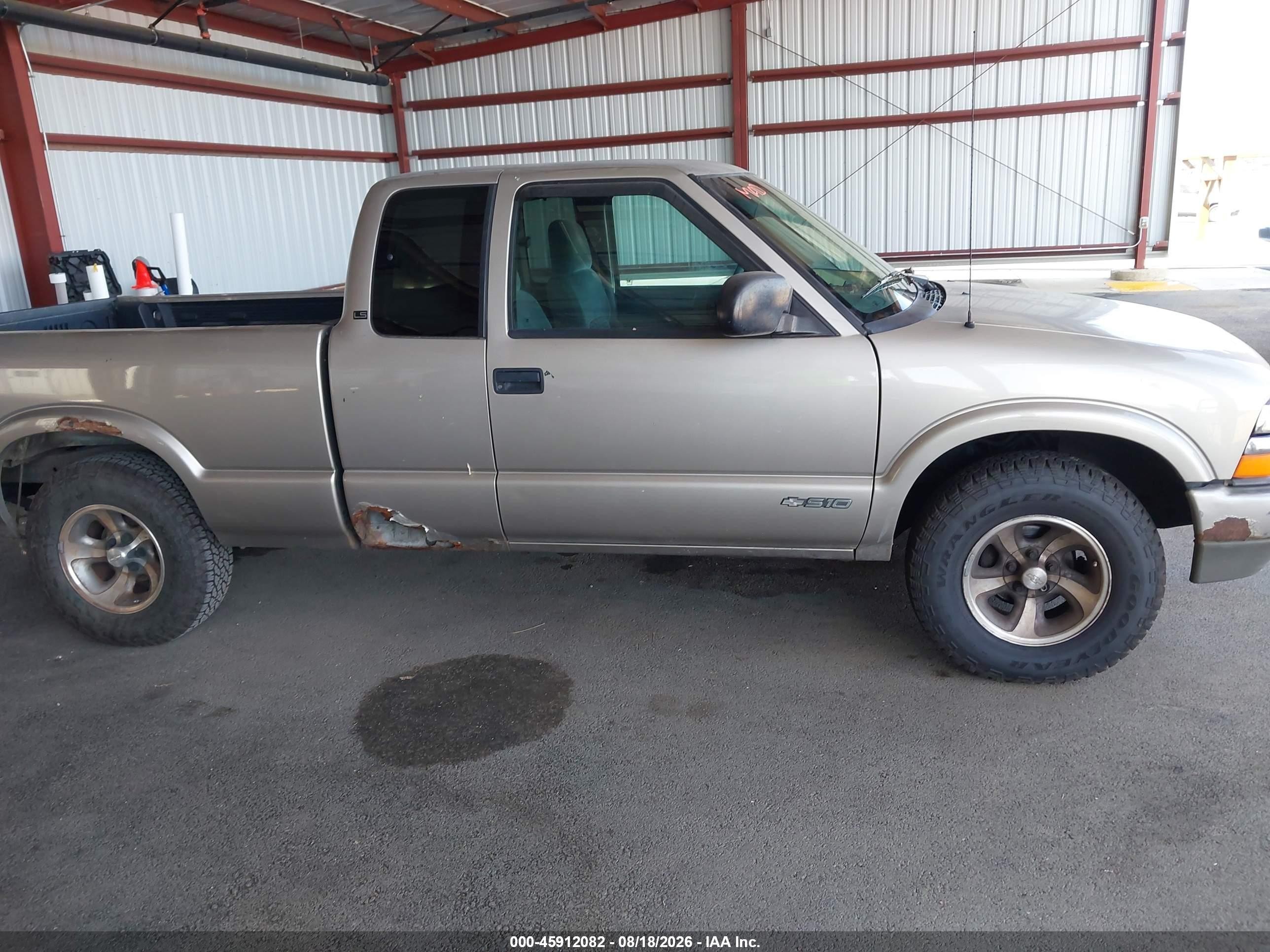 2000 Chevrolet S-10 Ls Tan vin: 1GCCS1957YK263050