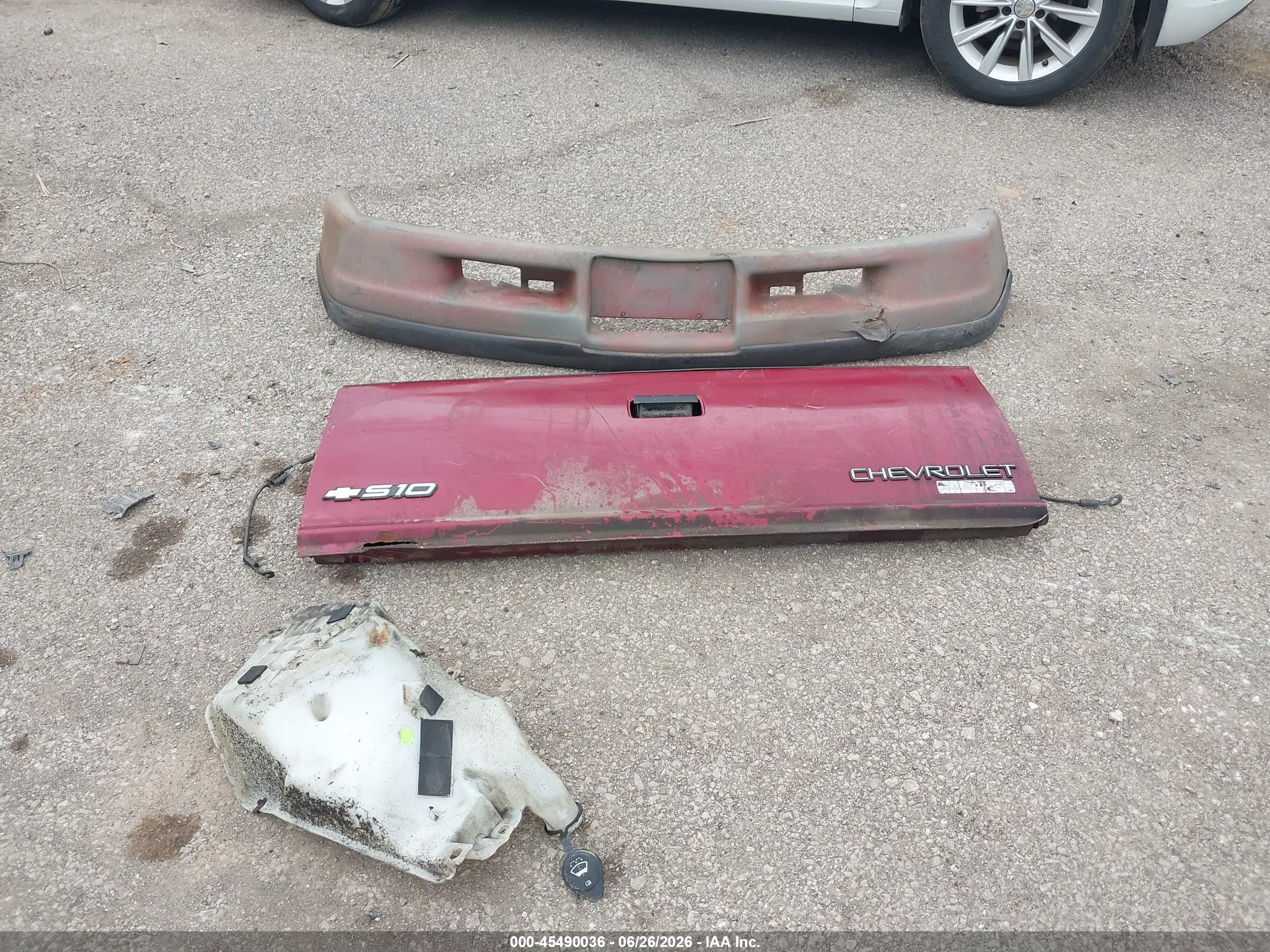 2001 Chevrolet S-10 Ls Красный vin: 1GCCS195918139218
