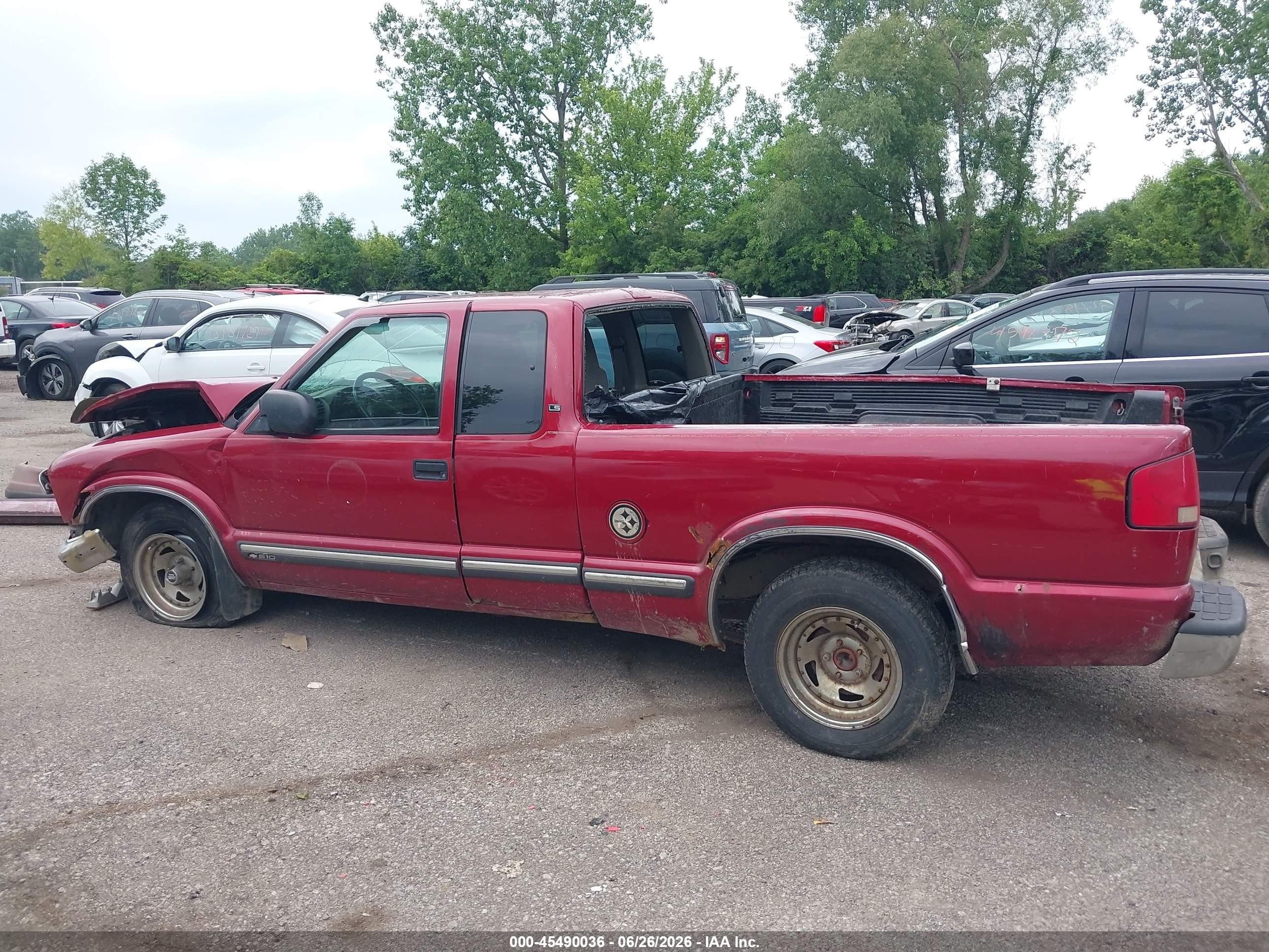 2001 Chevrolet S-10 Ls Красный vin: 1GCCS195918139218