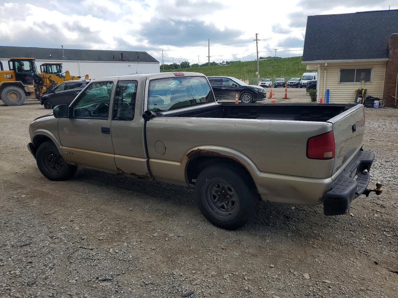 2001 Chevrolet S Truck S10 Gold vin: 1GCCS195X18121472