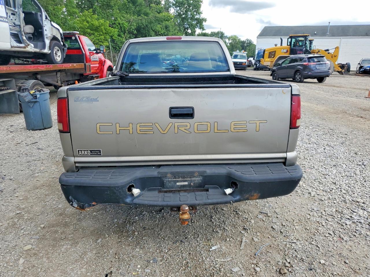 2001 Chevrolet S Truck S10 Gold vin: 1GCCS195X18121472