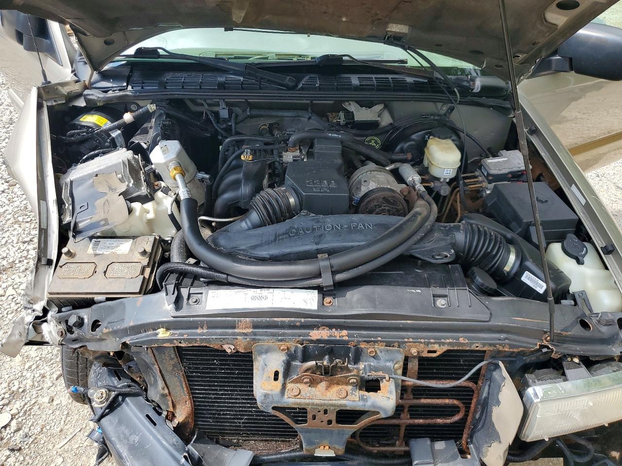 2001 Chevrolet S Truck S10 Gold vin: 1GCCS195X18121472