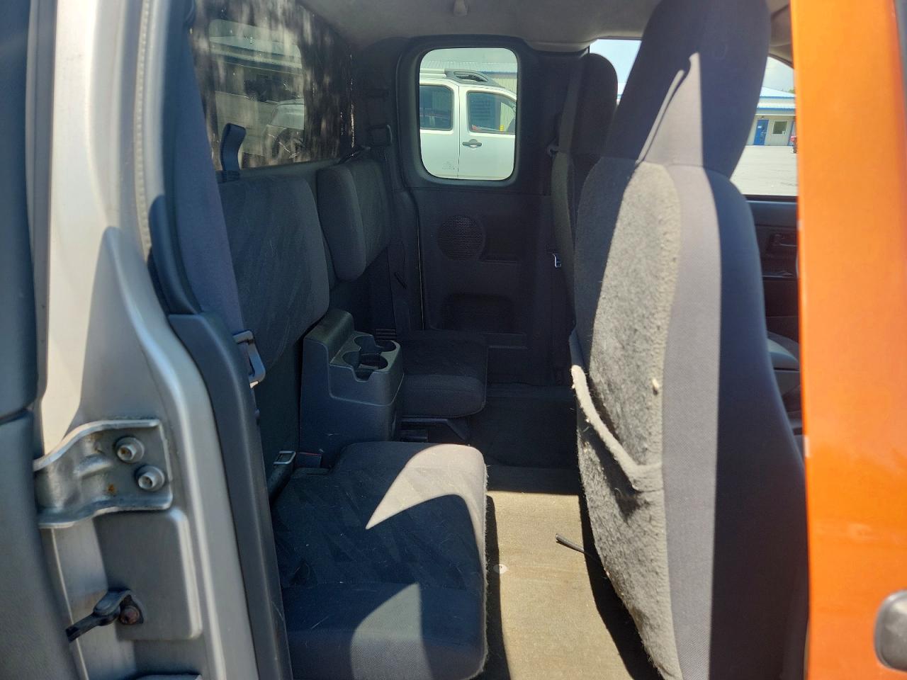 2004 Chevrolet Colorado Gold vin: 1GCCS196648145510