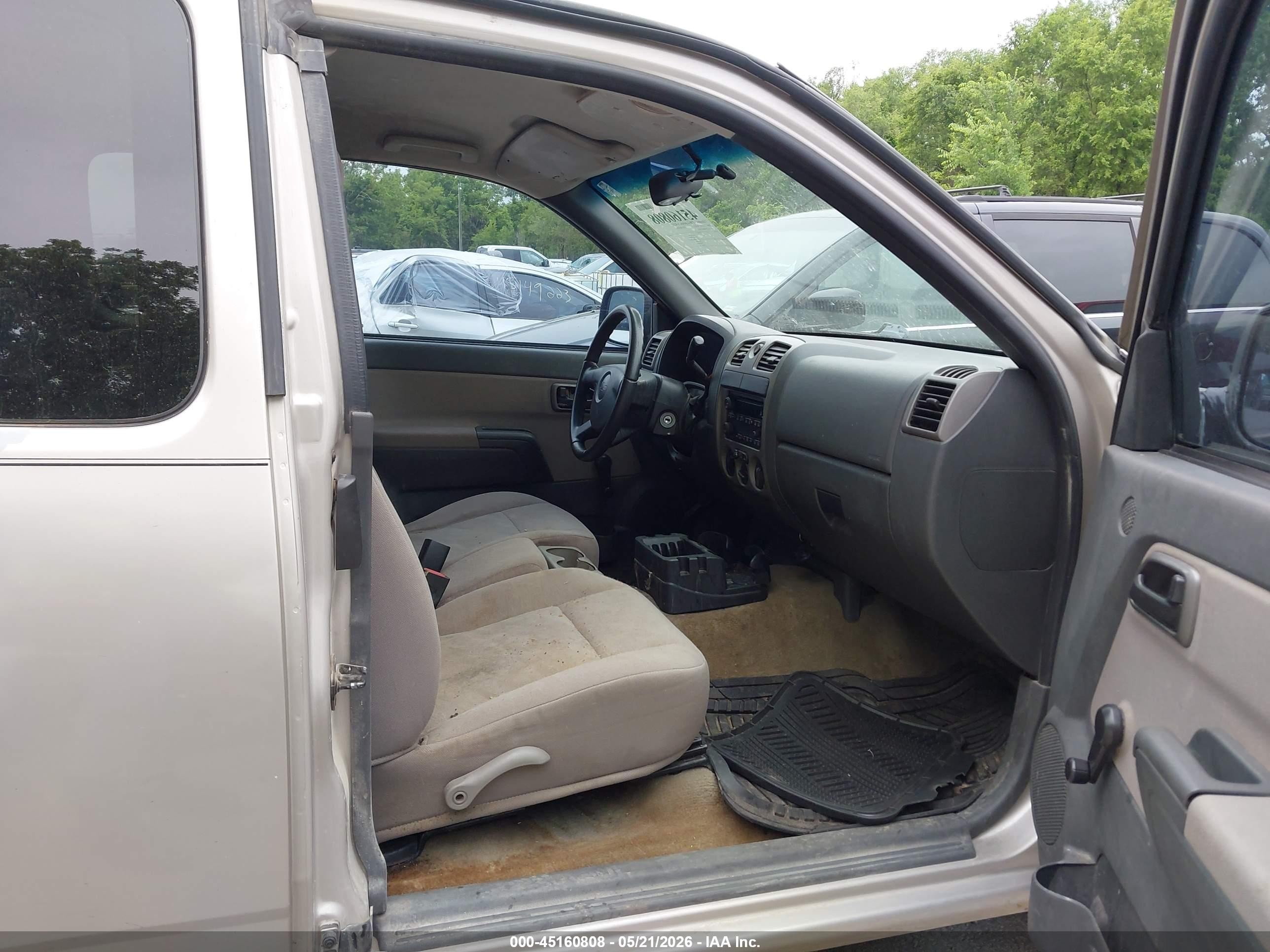2004 Chevrolet Colorado   Beige vin: 1GCCS196848171400