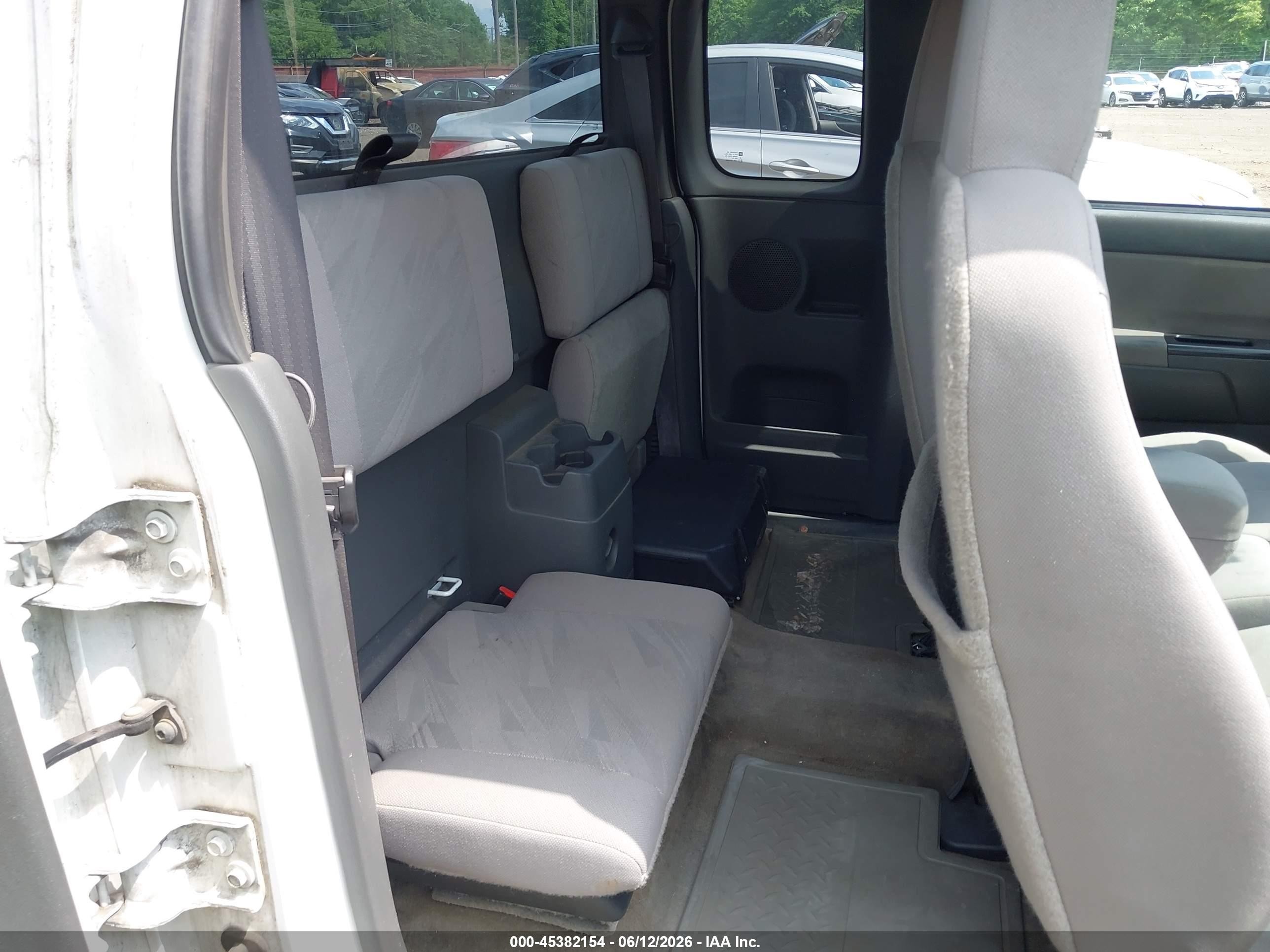 2004 Chevrolet Colorado Ls White vin: 1GCCS196848189797