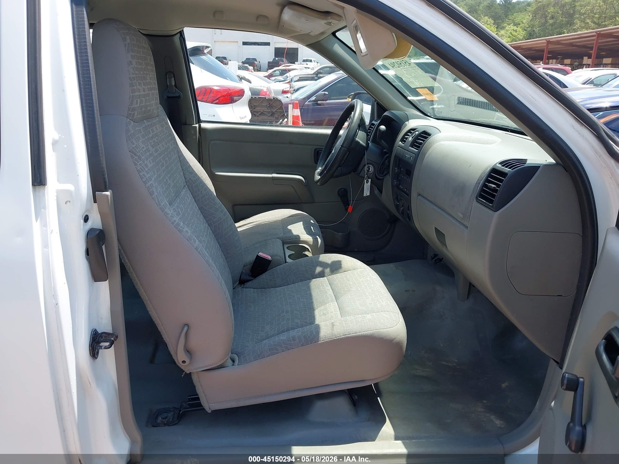 2004 Chevrolet Colorado   White vin: 1GCCS198448145362