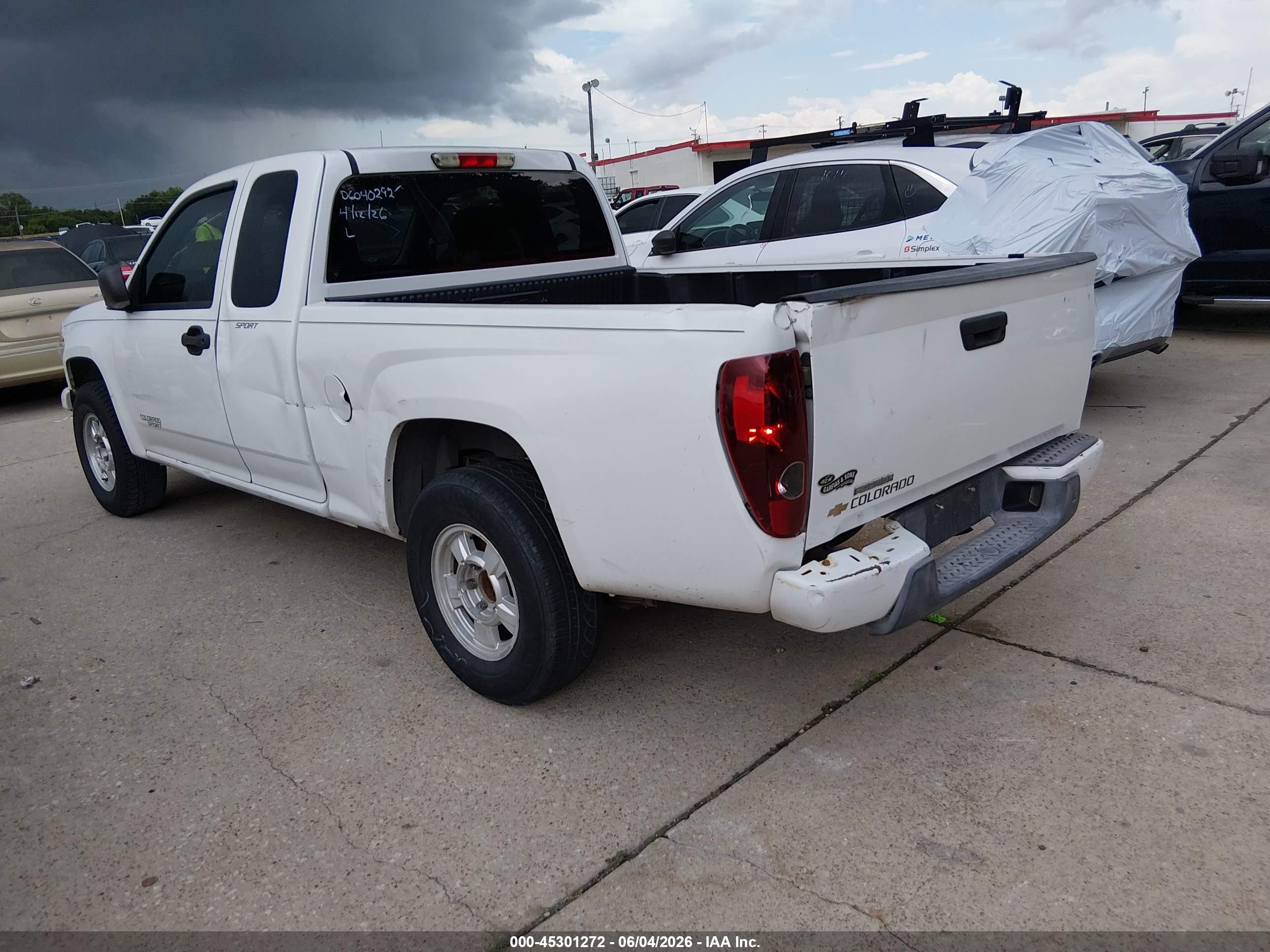 2005 Chevrolet Colorado   White vin: 1GCCS198558274356