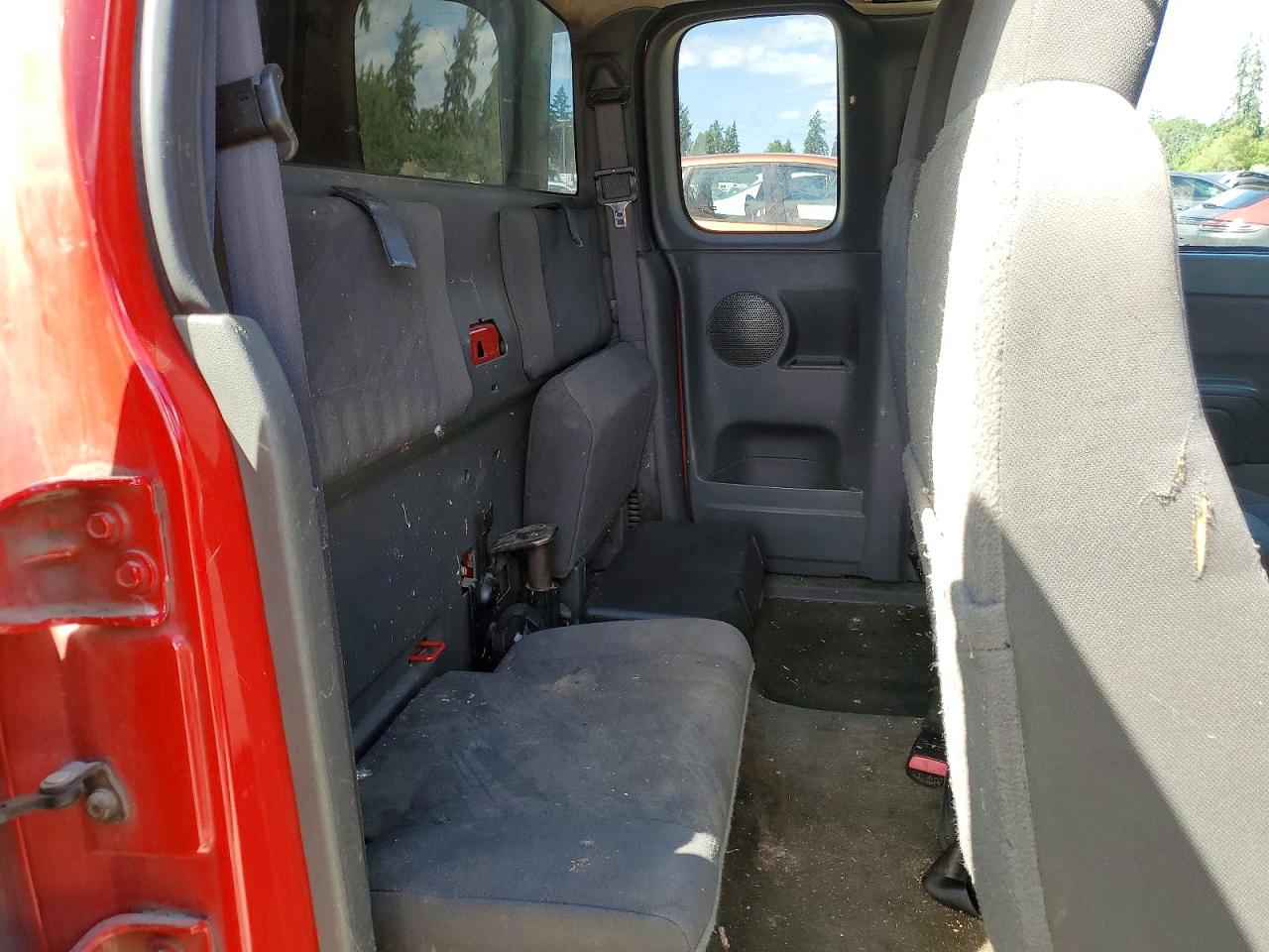 2005 Chevrolet Colorado Red vin: 1GCCS198758157054