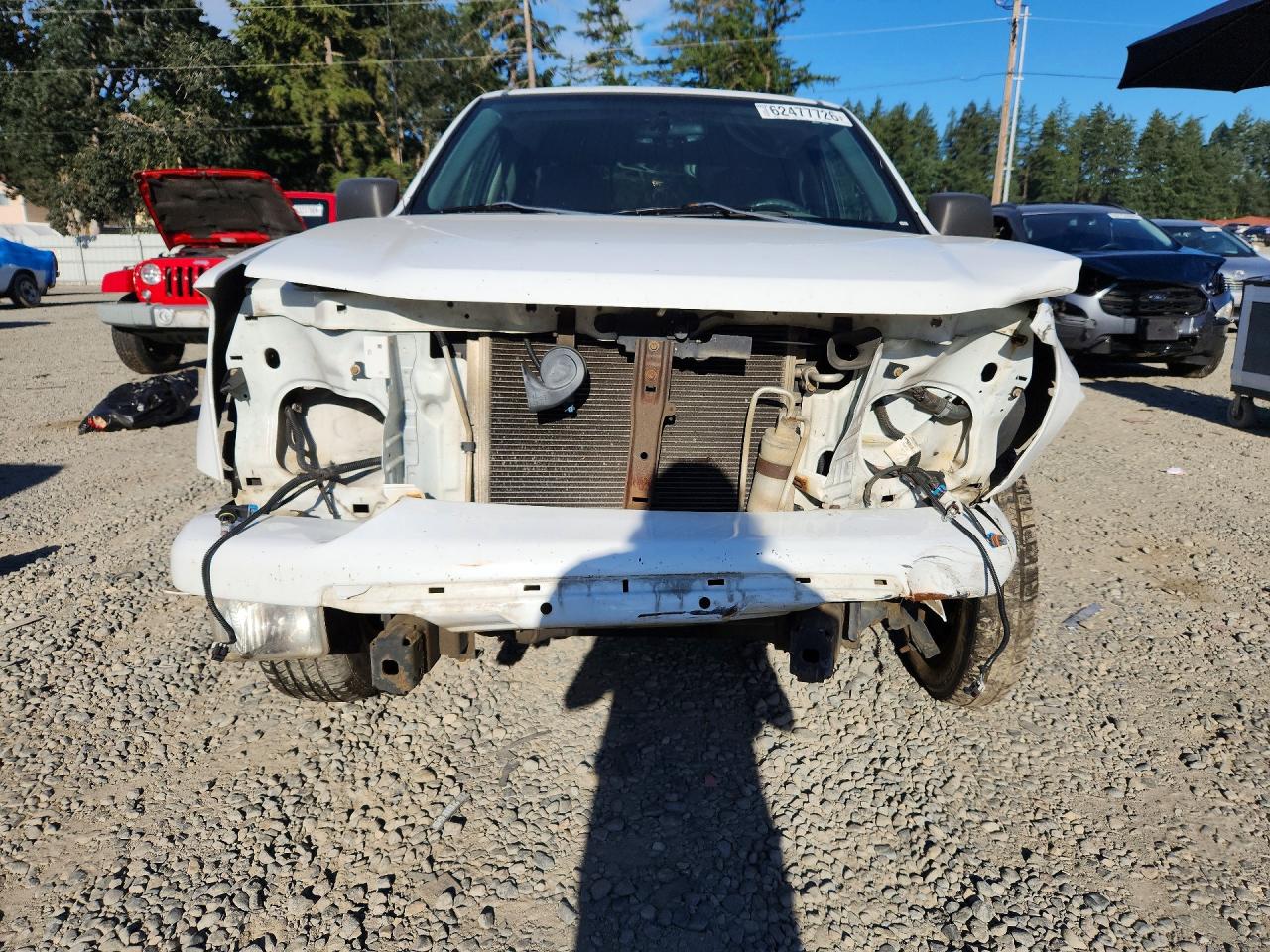 2005 Chevrolet Colorado Белый vin: 1GCCS198758275766