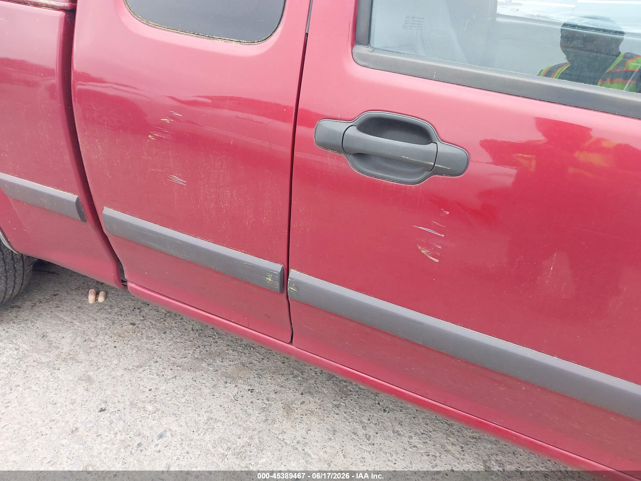 2005 Chevrolet Colorado Ls Red vin: 1GCCS198758281311