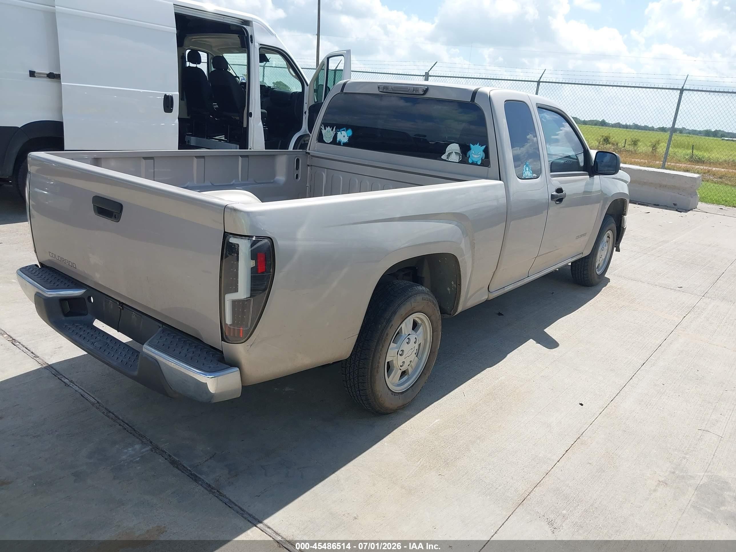 2004 Chevrolet Colorado   Silver vin: 1GCCS198948123003