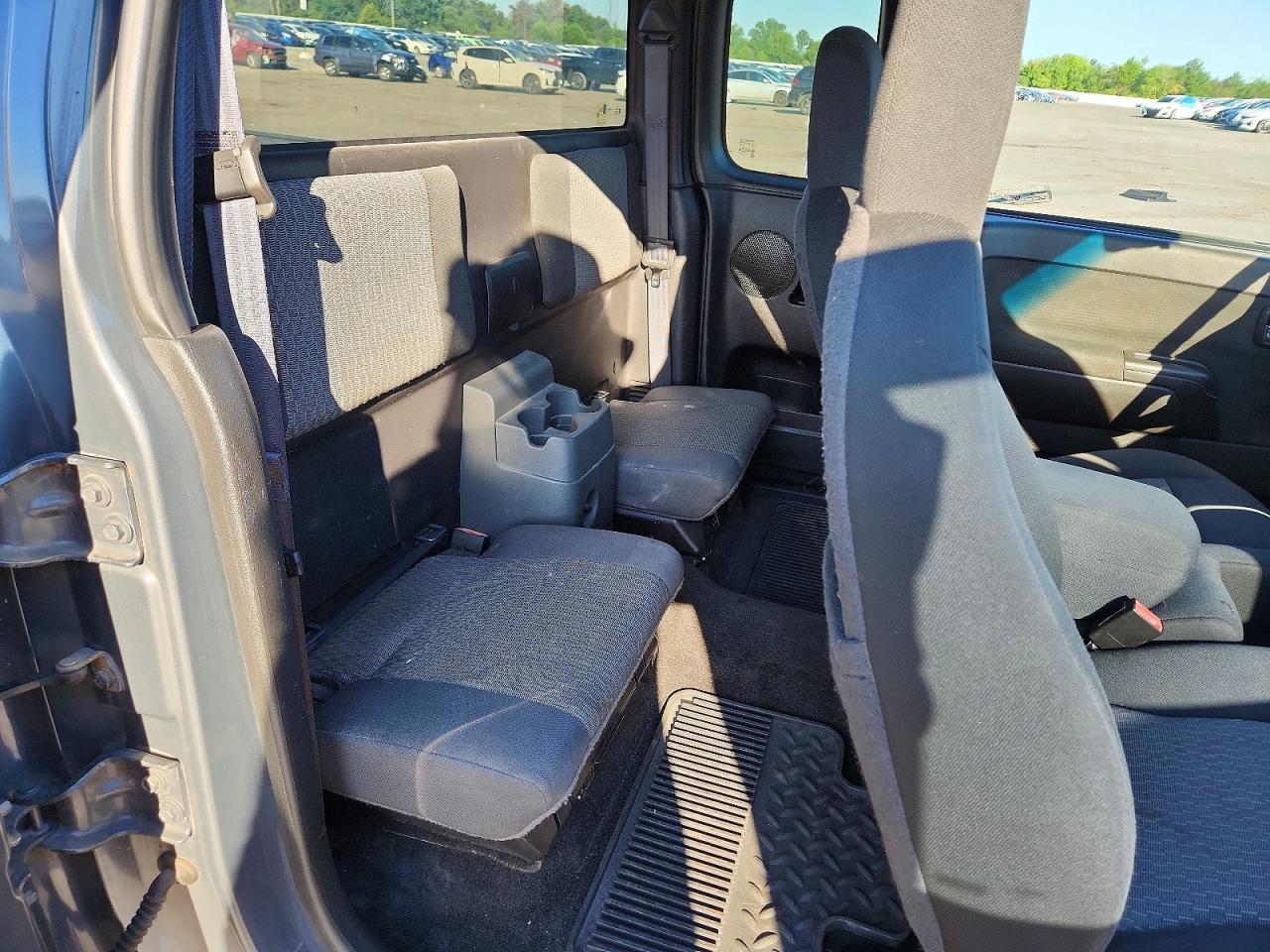 2009 Chevrolet Colorado Gray vin: 1GCCS199898156624