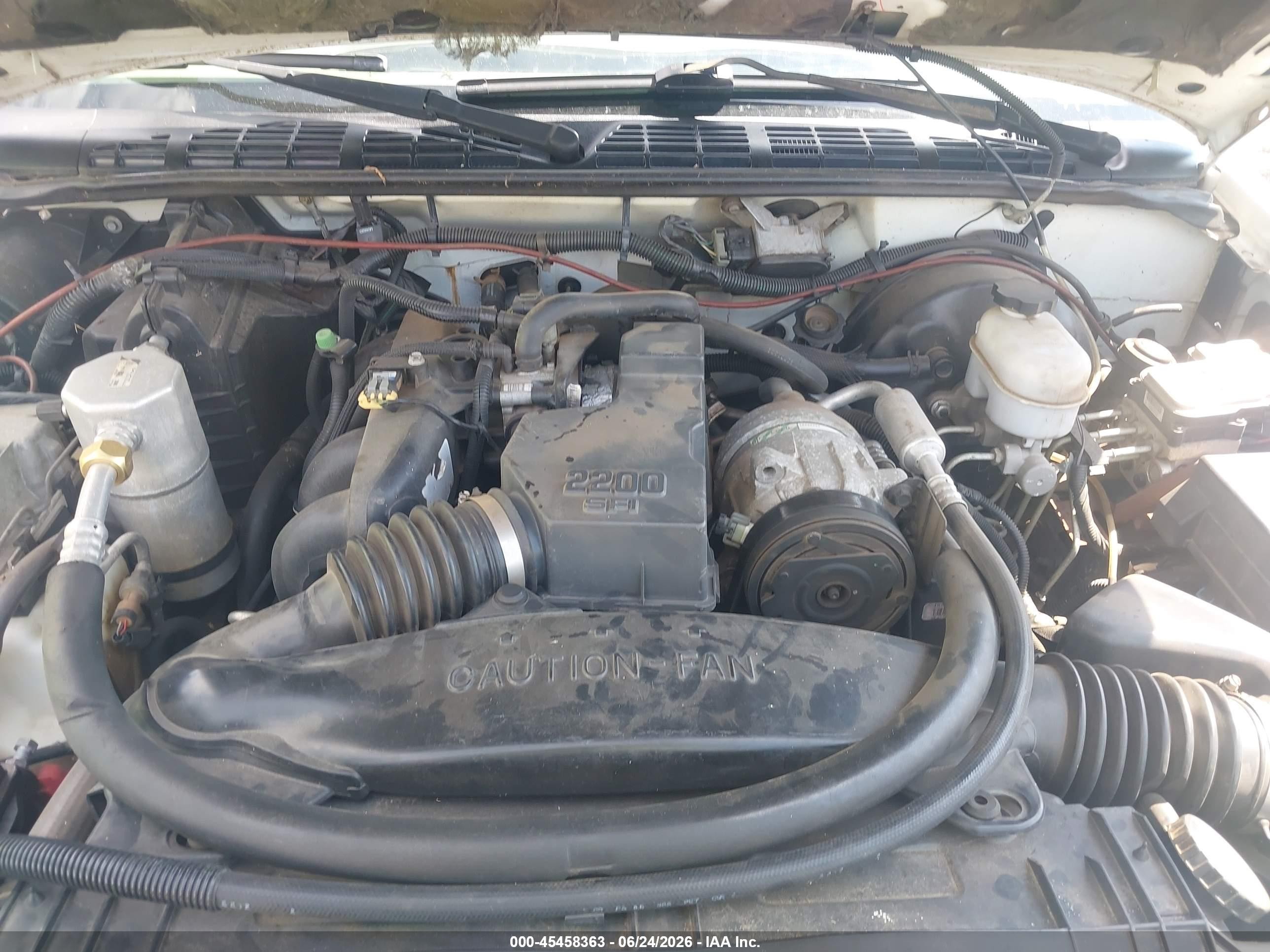 2003 Chevrolet S-10   White vin: 1GCCS19H038169852