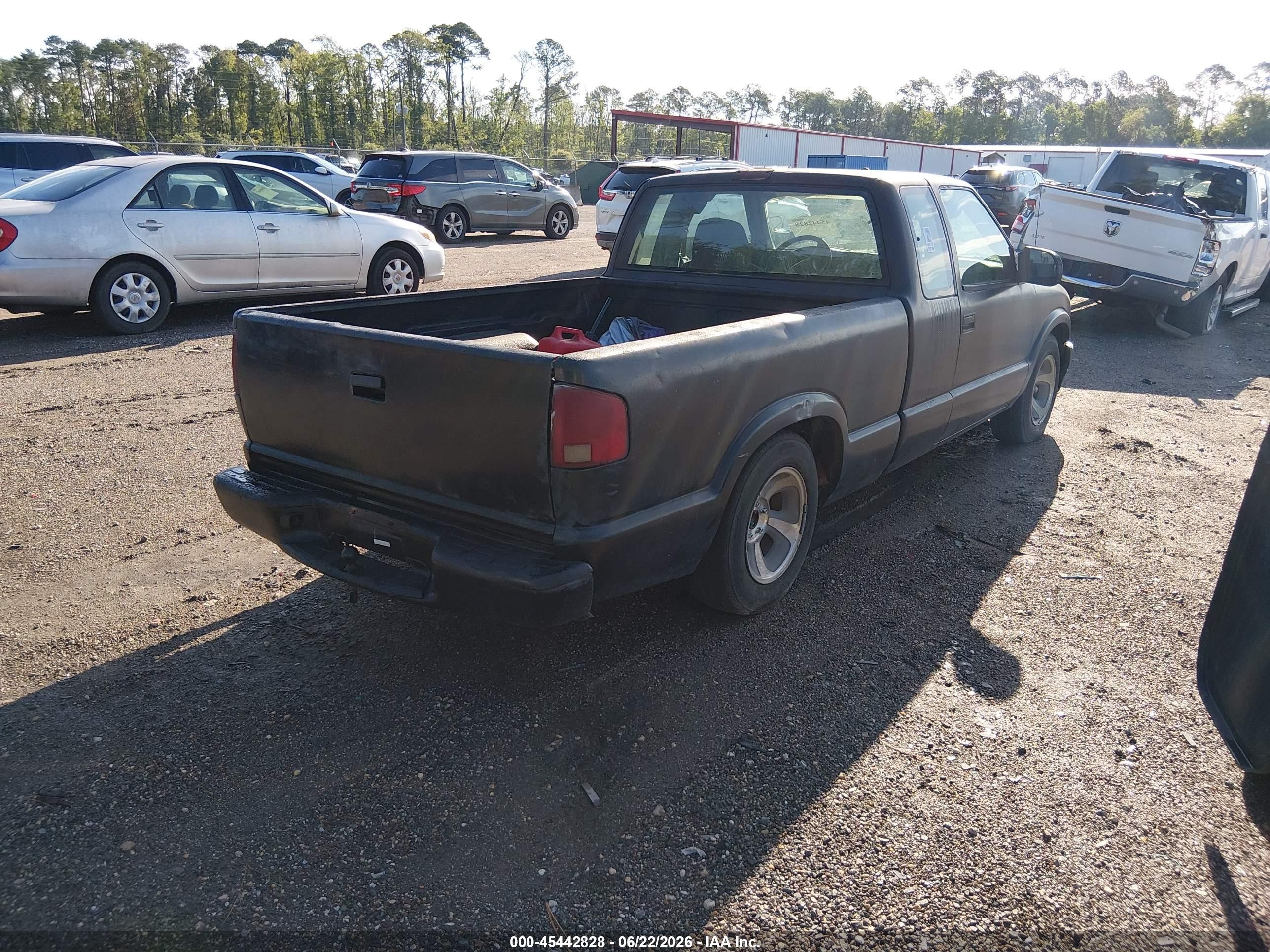 2003 Chevrolet S-10 Ls Black vin: 1GCCS19H338117891