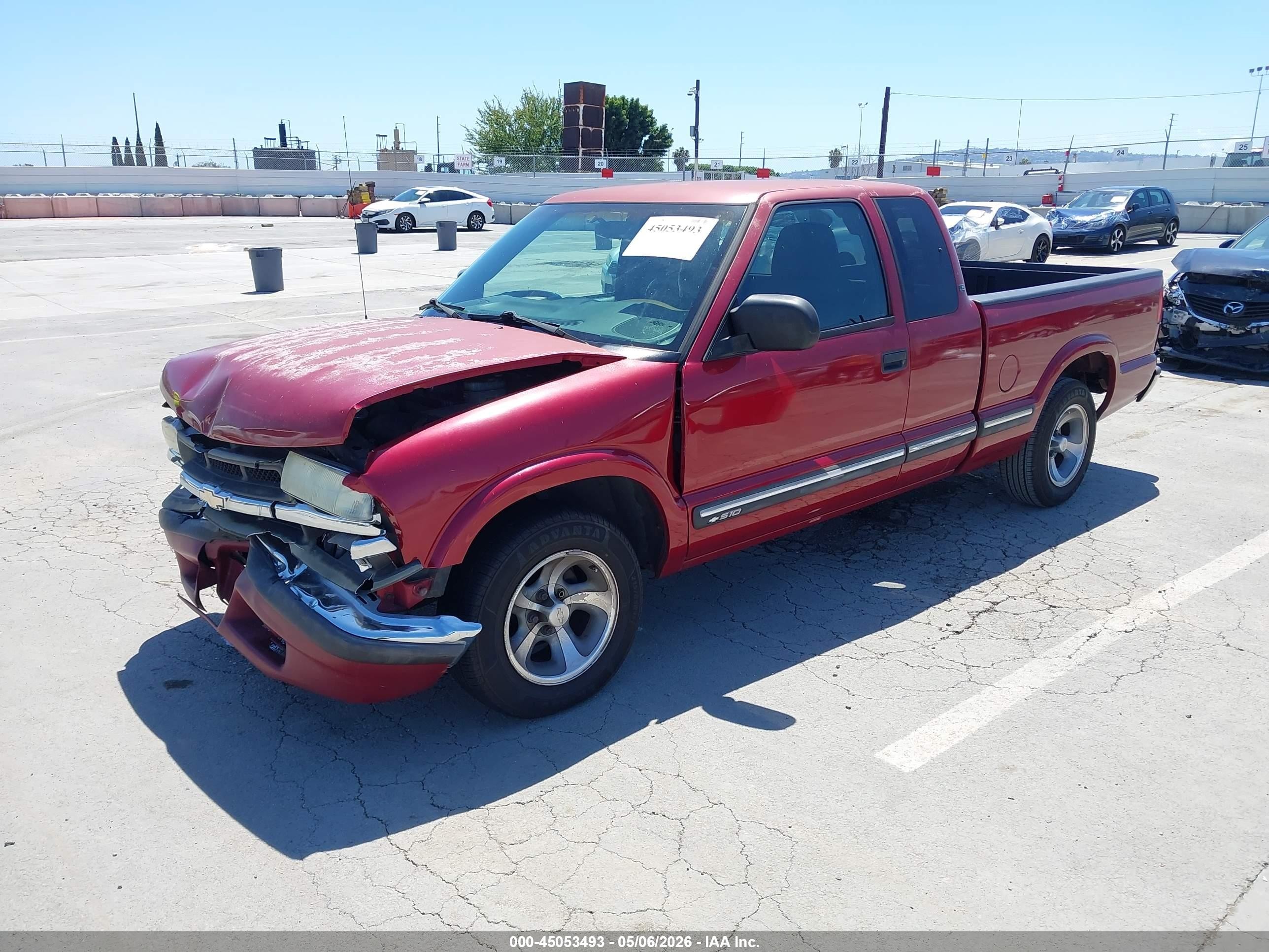 2003 Chevrolet S-10 Ls Red vin: 1GCCS19H438251308