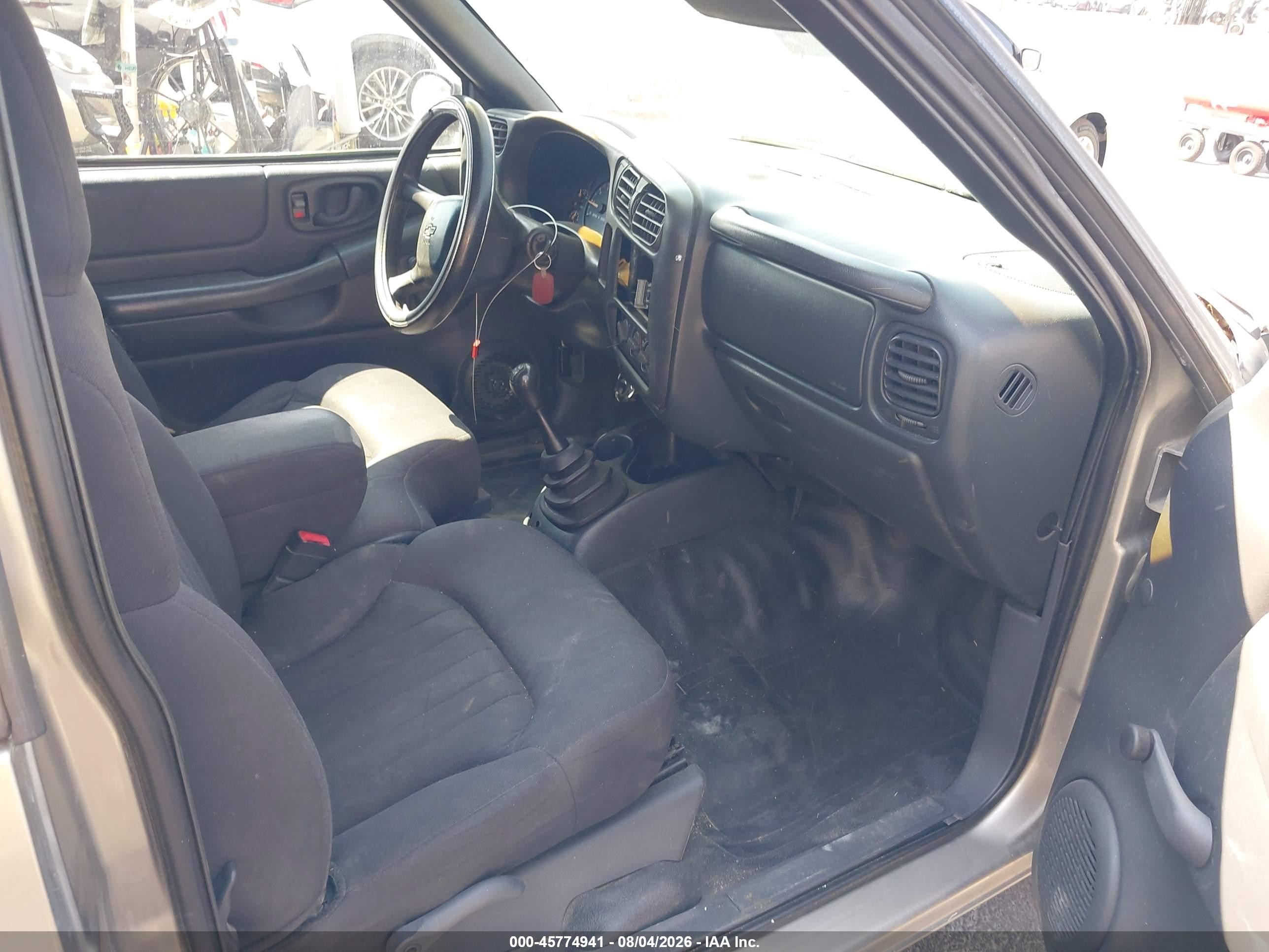 2003 Chevrolet S-10   Silver vin: 1GCCS19H438260297