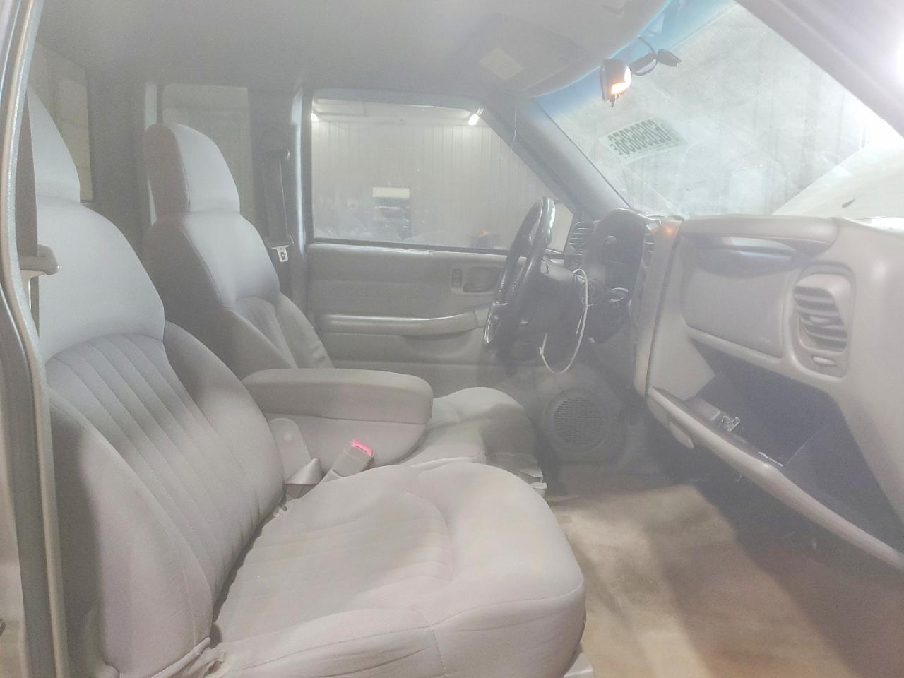 2003 Chevrolet S Truck S10 Tan vin: 1GCCS19H738110989