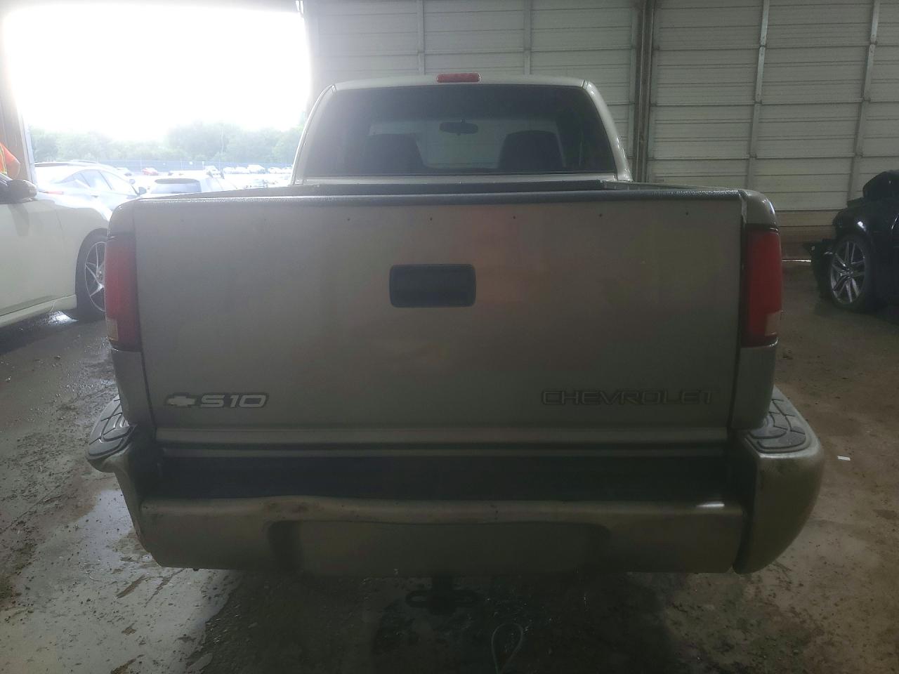2003 Chevrolet S Truck S10 Tan vin: 1GCCS19H738110989