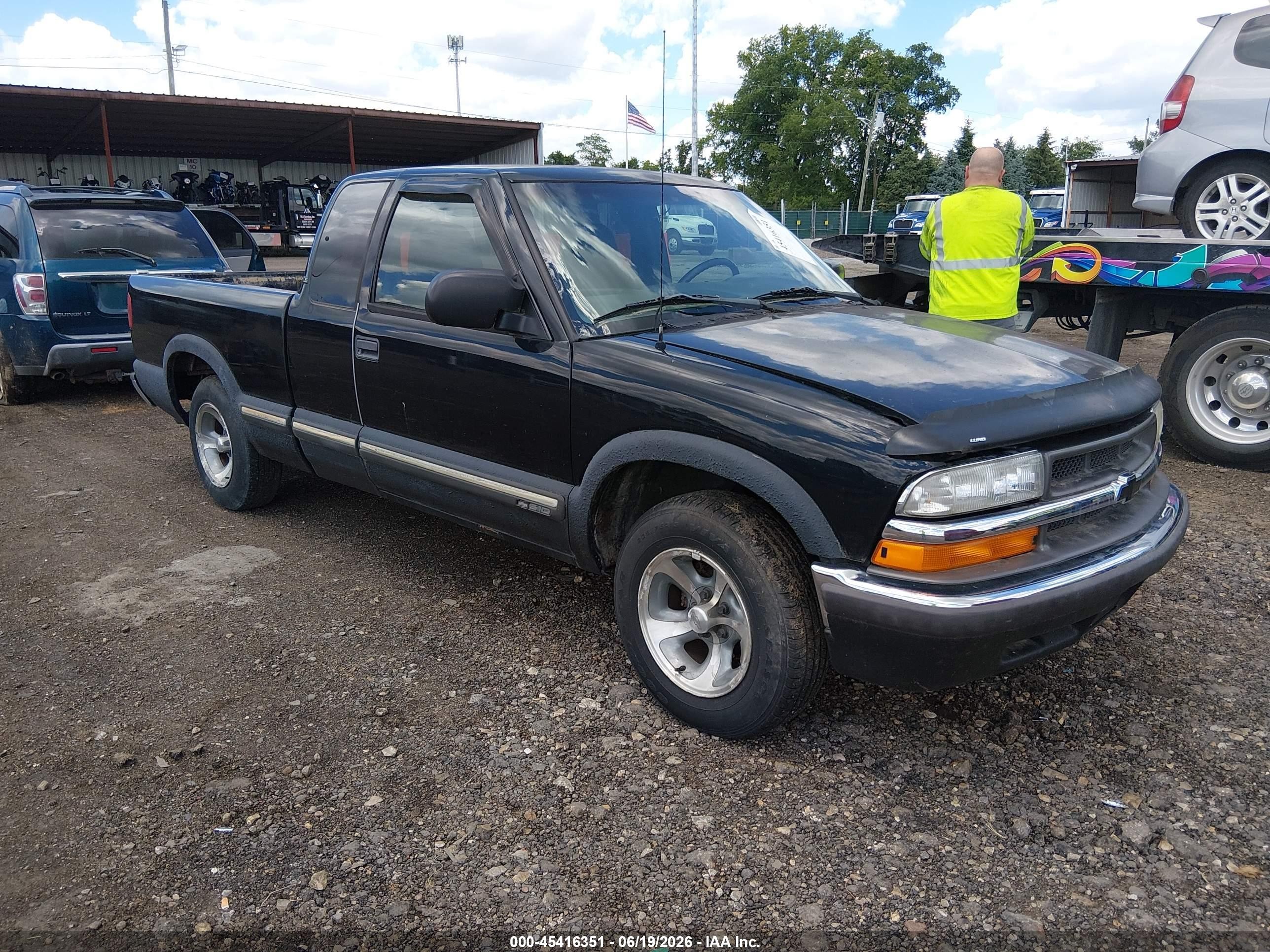 2003 Chevrolet S-10 Ls Черный vin: 1GCCS19HX38158373
