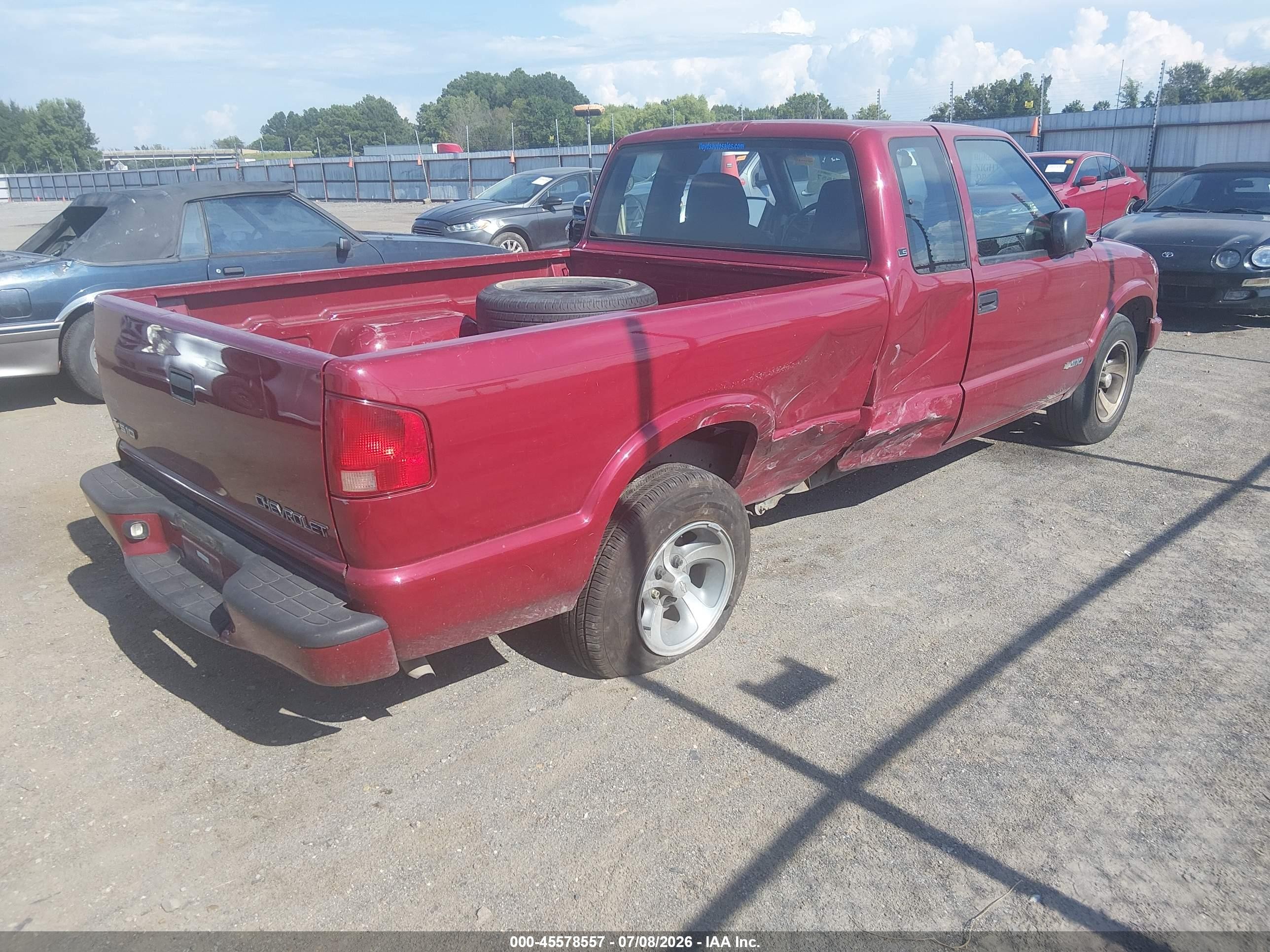 2003 Chevrolet S-10 Ls Burgundy vin: 1GCCS19HX38221066