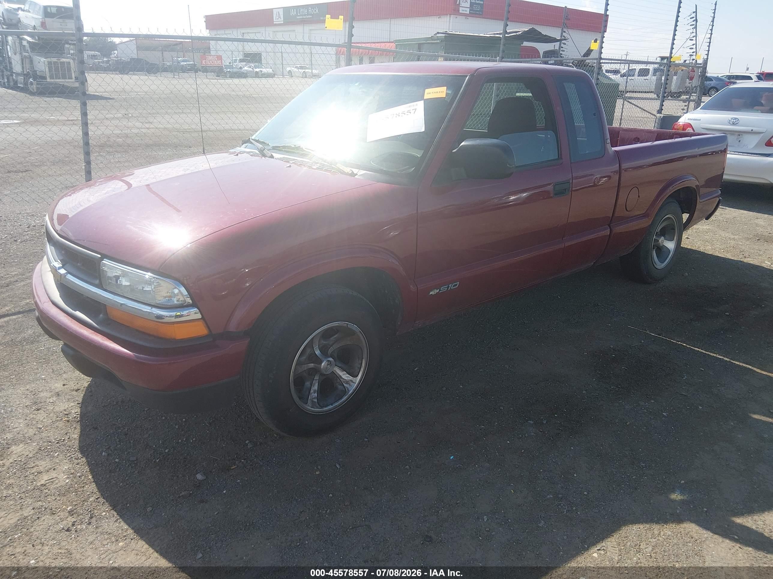 2003 Chevrolet S-10 Ls Burgundy vin: 1GCCS19HX38221066