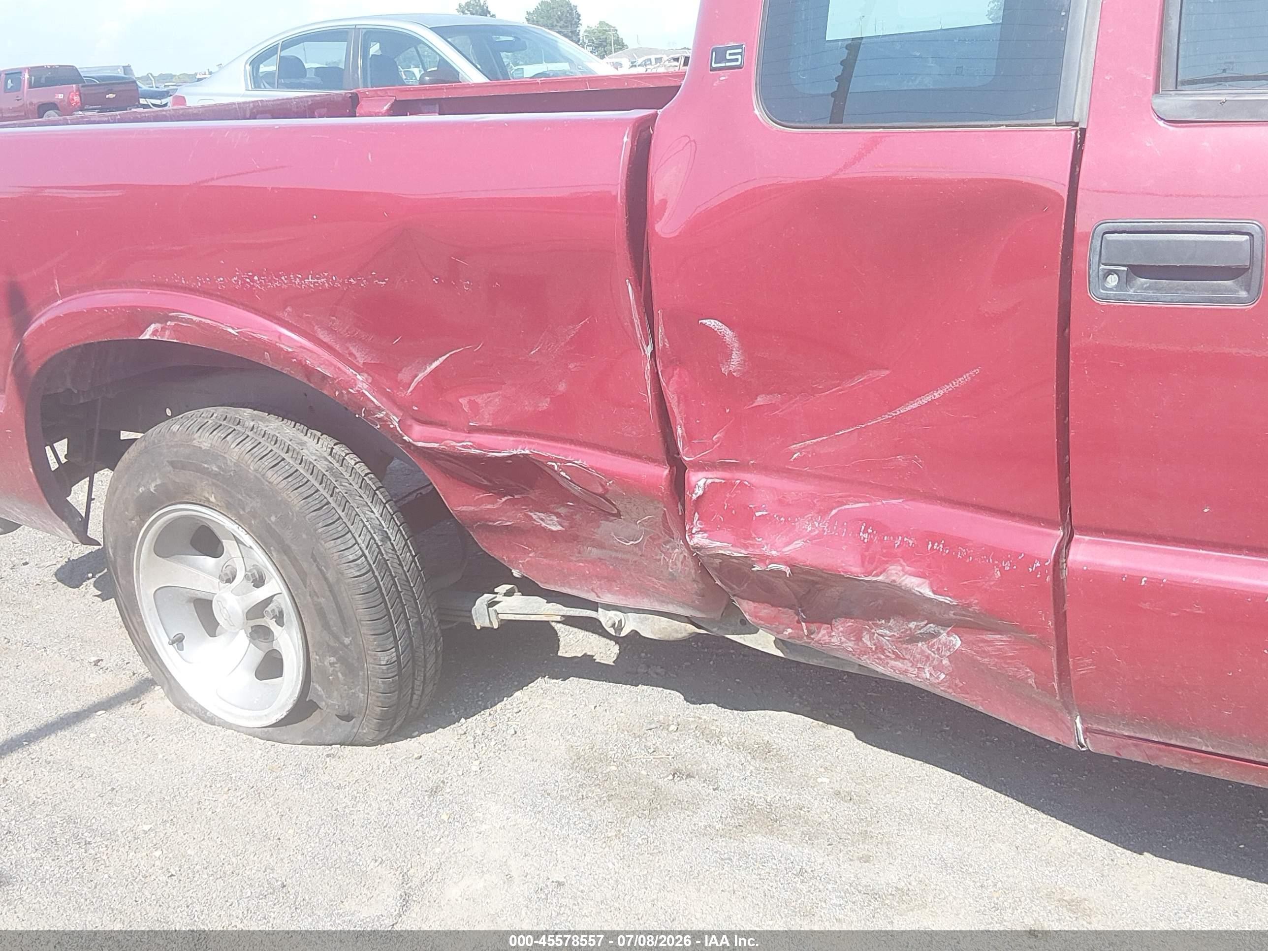 2003 Chevrolet S-10 Ls Burgundy vin: 1GCCS19HX38221066