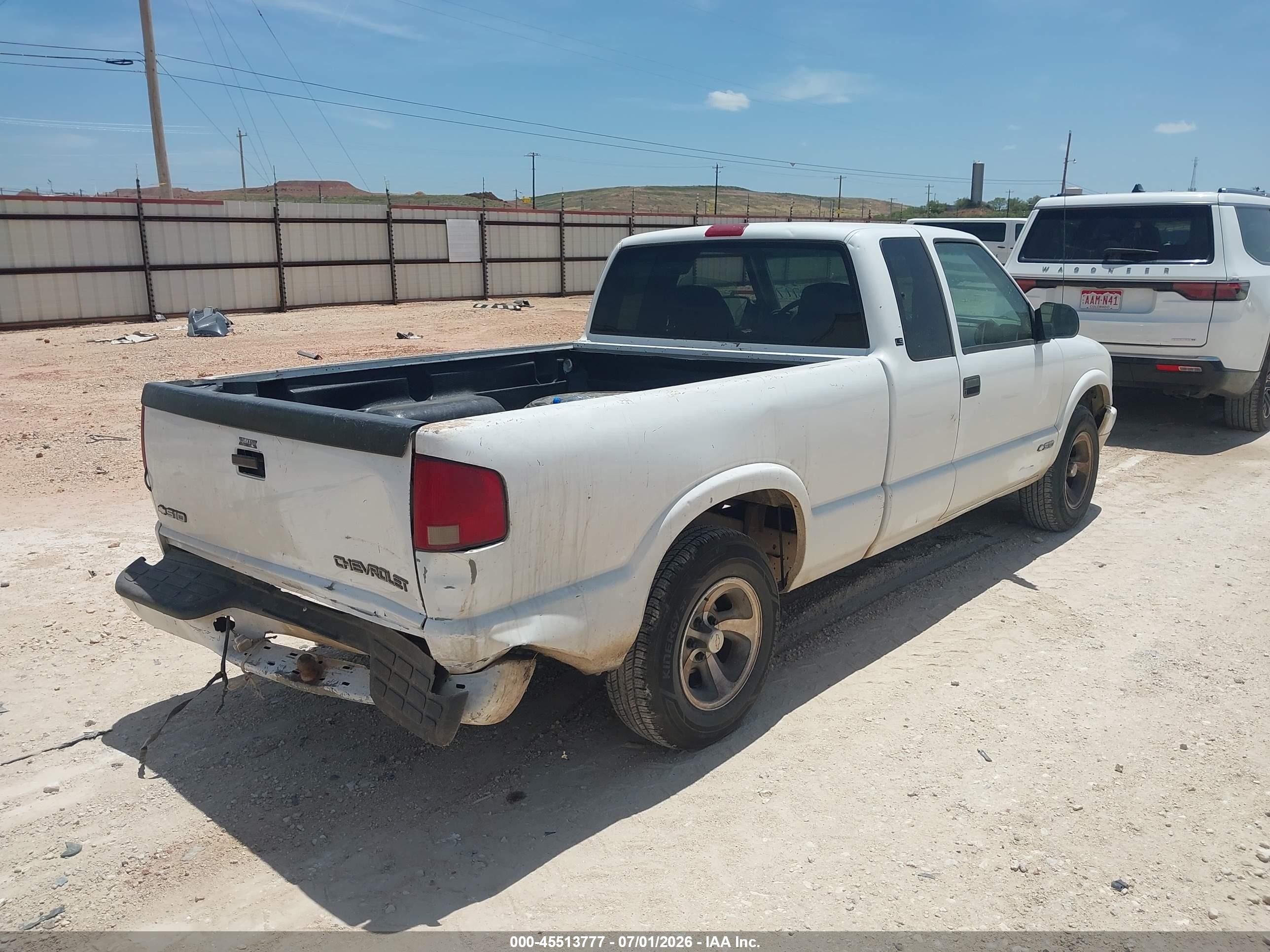 2001 Chevrolet S-10 Ls Белый vin: 1GCCS19W018105032