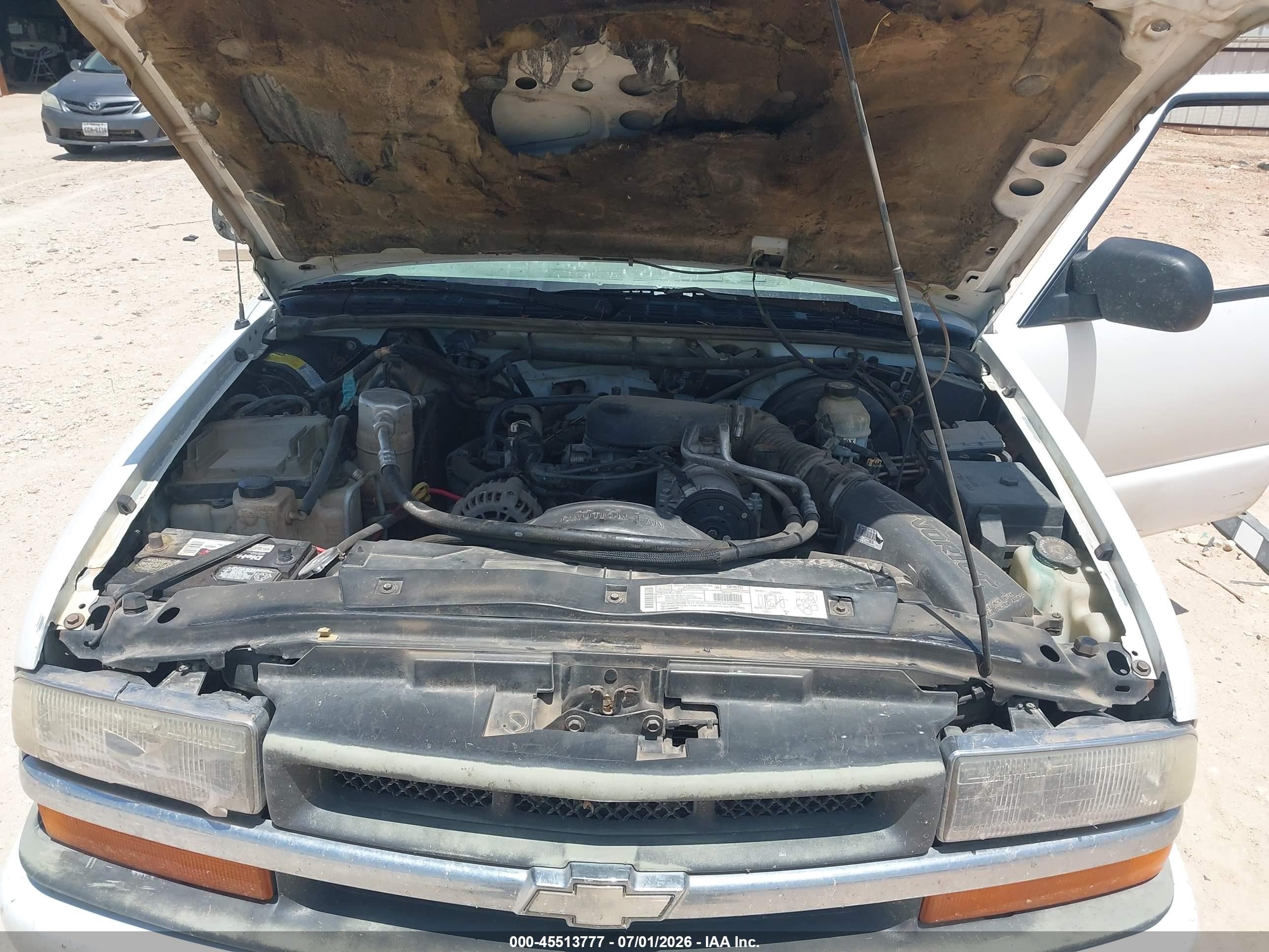 2001 Chevrolet S-10 Ls Белый vin: 1GCCS19W018105032