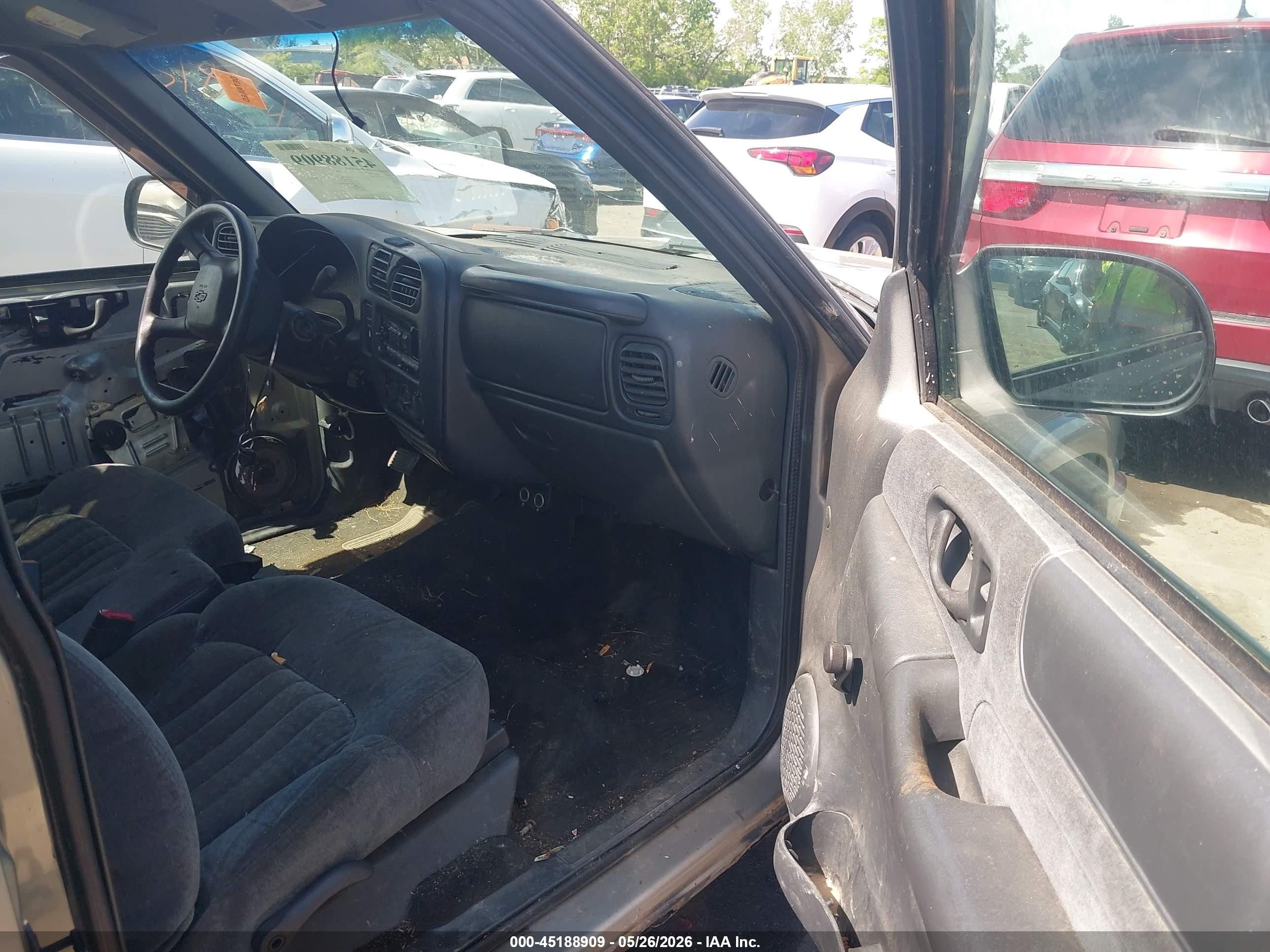 2001 Chevrolet S-10 Ls Silver vin: 1GCCS19W018146471
