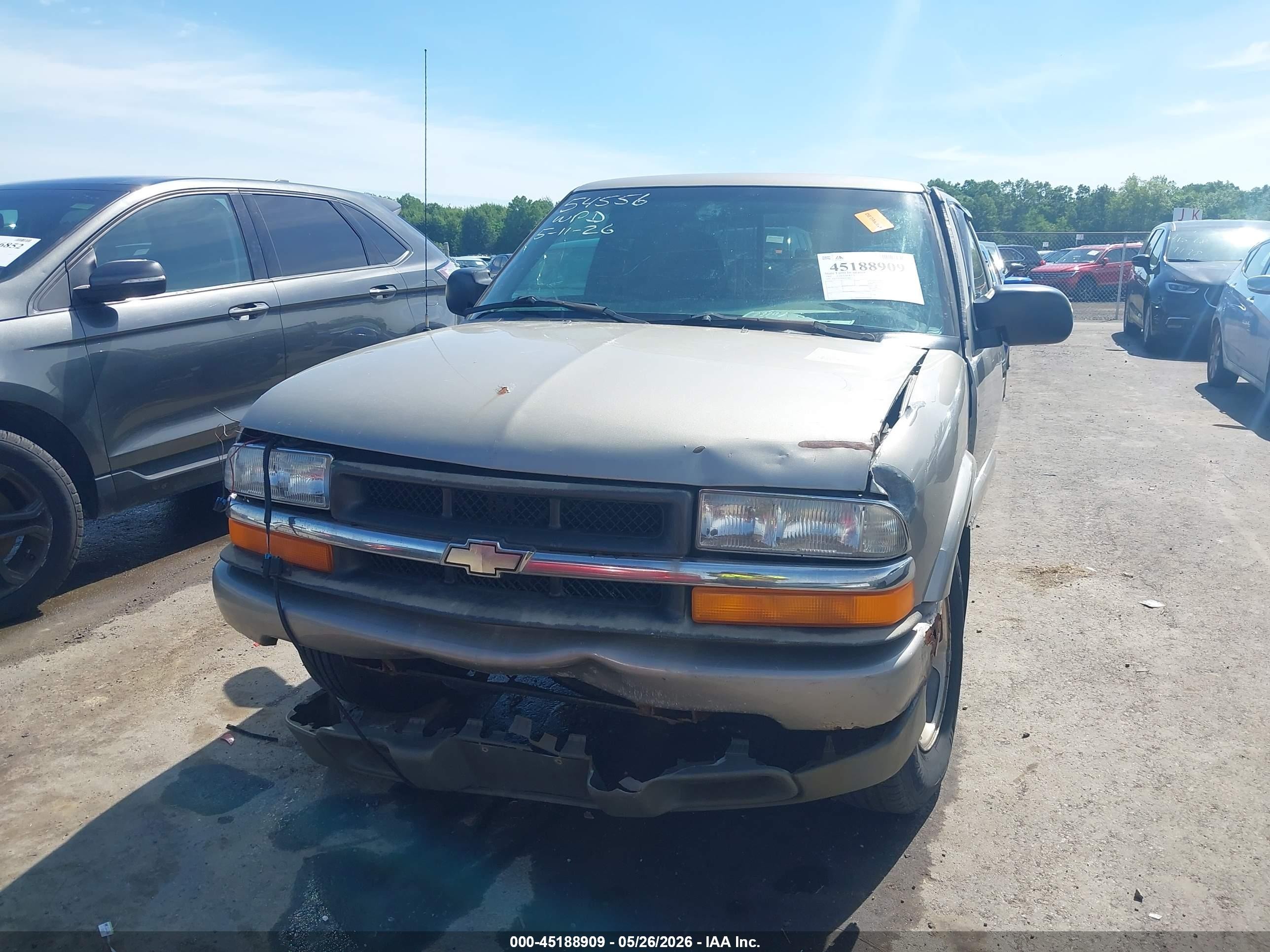 2001 Chevrolet S-10 Ls Silver vin: 1GCCS19W018146471