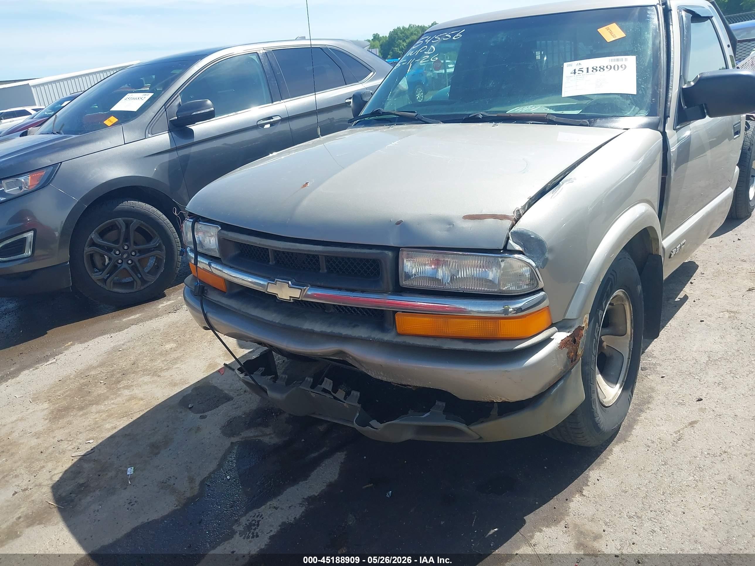 2001 Chevrolet S-10 Ls Silver vin: 1GCCS19W018146471