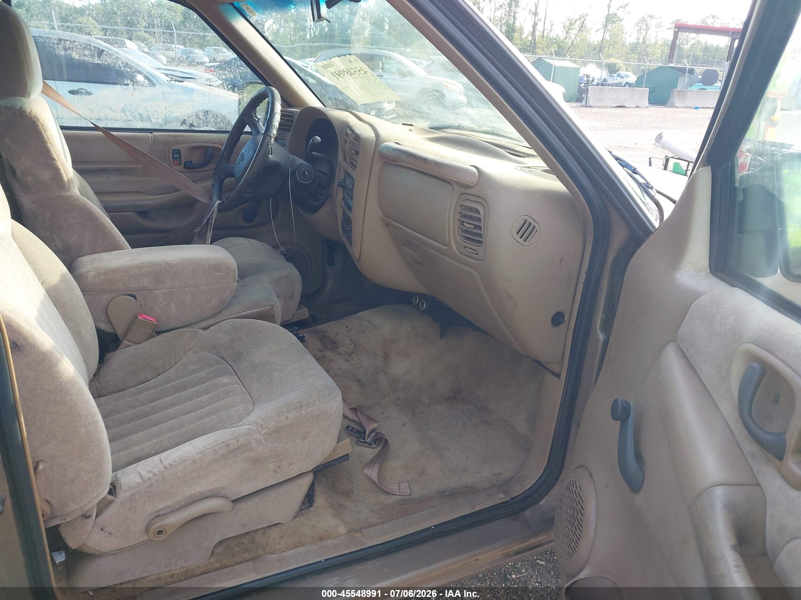 2002 Chevrolet S-10 Ls Желто-коричневый vin: 1GCCS19W028156189