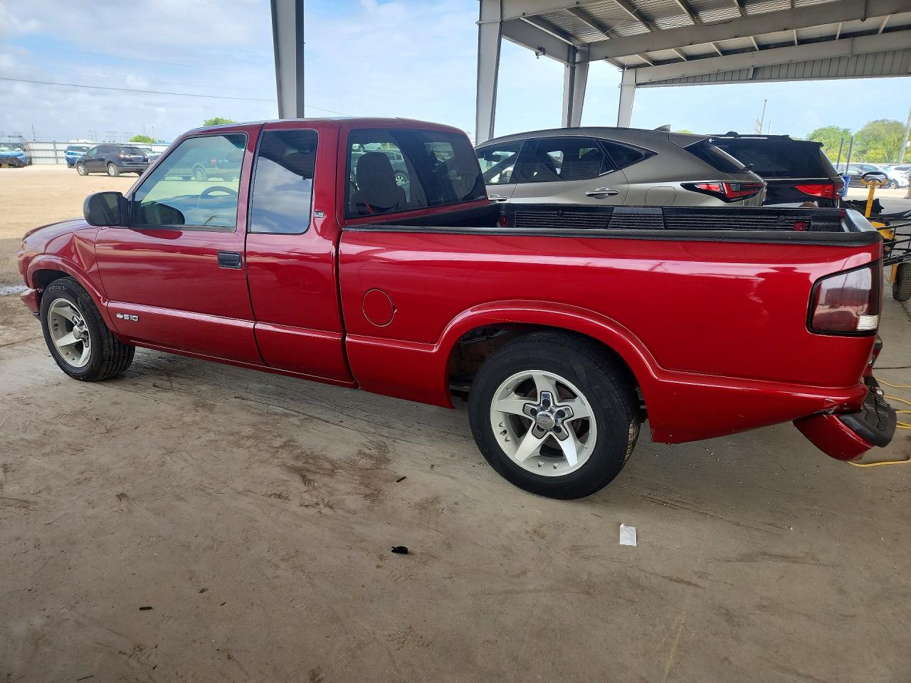 2001 Chevrolet S Truck S10 Red vin: 1GCCS19W118143160