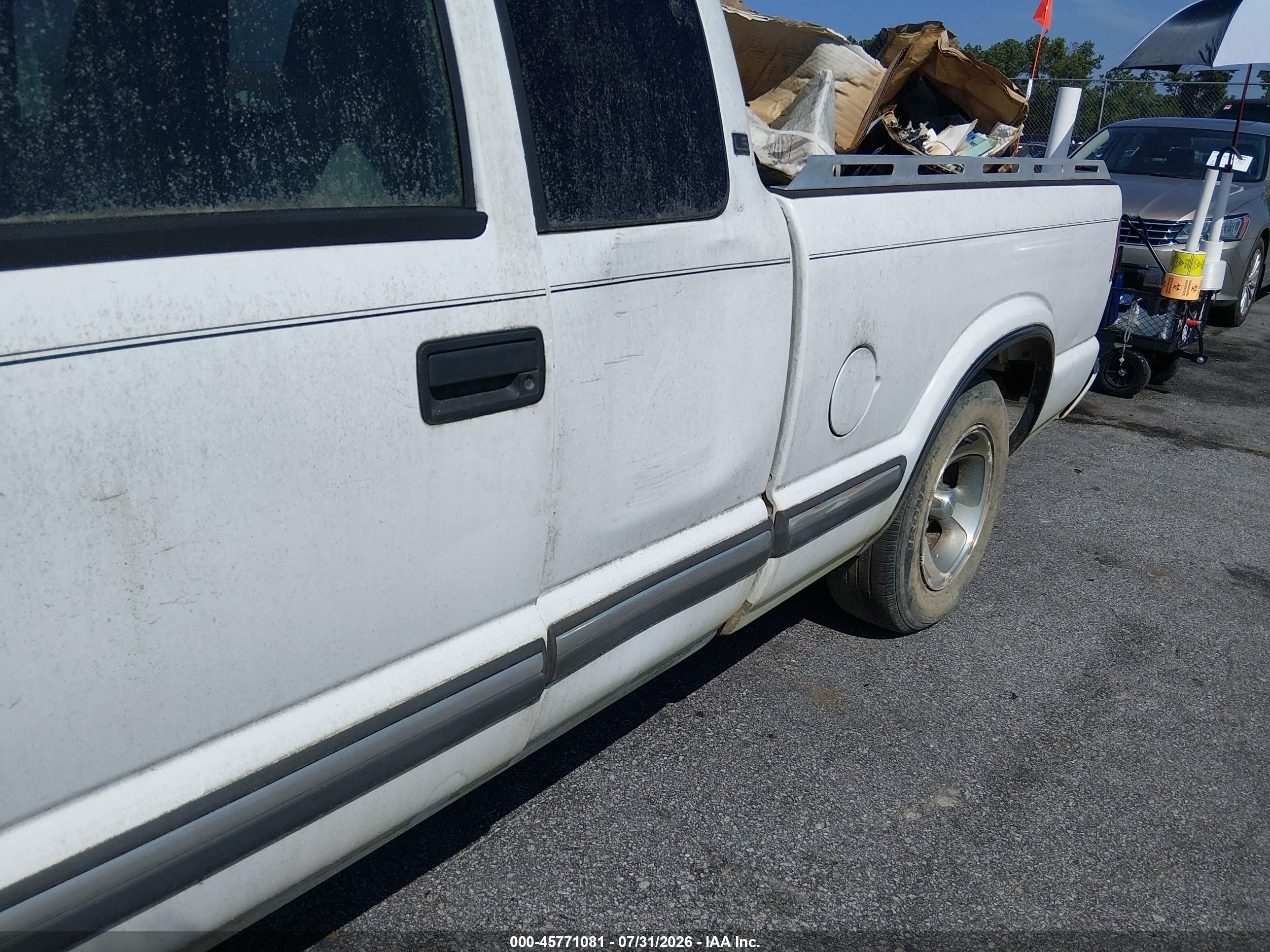 2002 Chevrolet S-10 Ls Белый vin: 1GCCS19W128106255