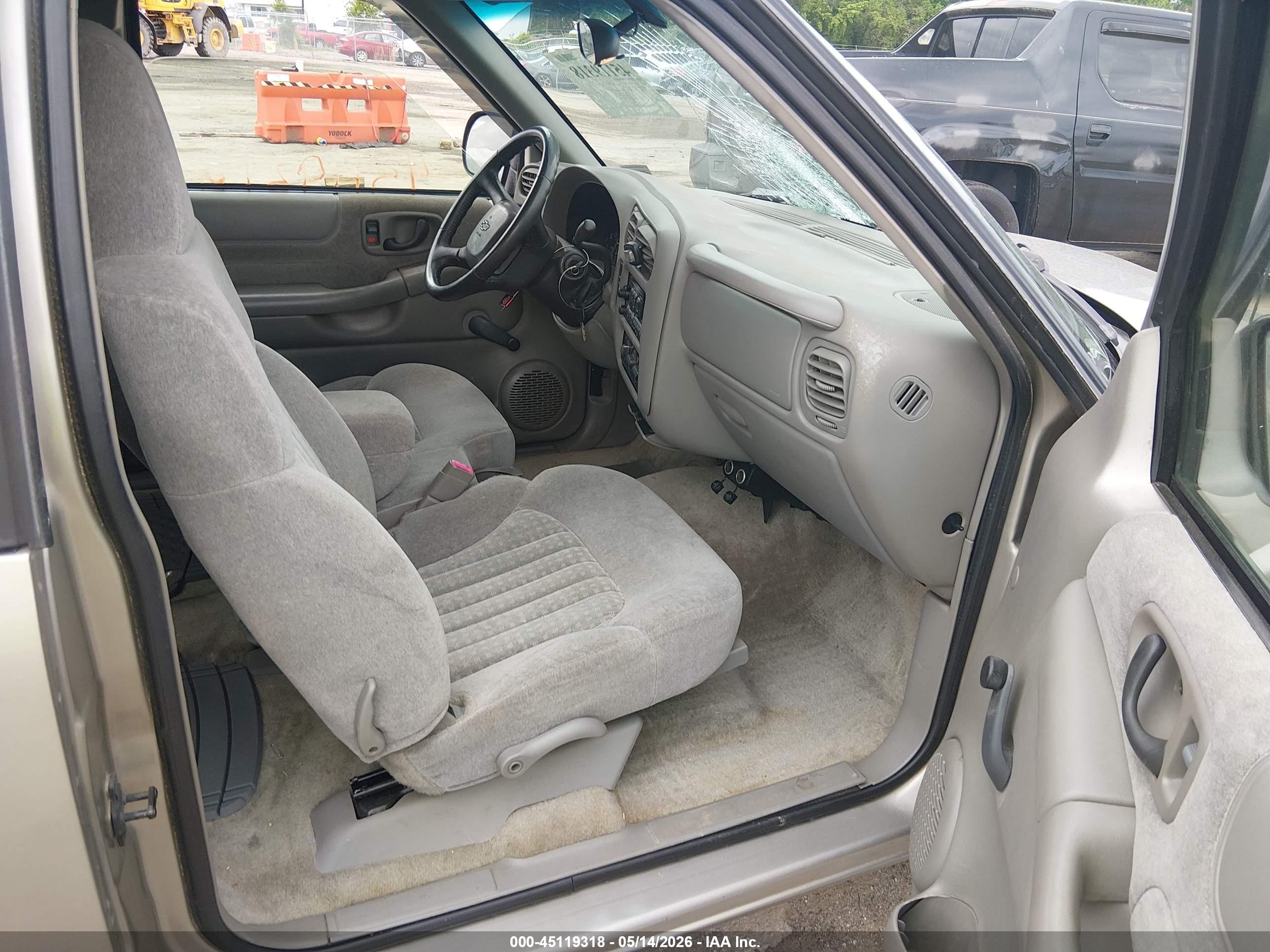 2002 Chevrolet S-10 Ls Gray vin: 1GCCS19W128173163