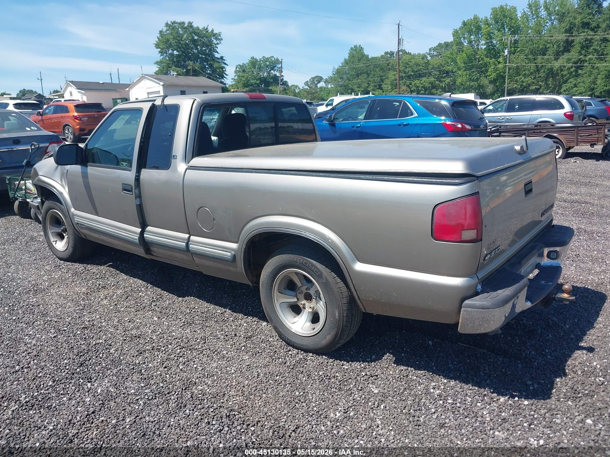 2000 Chevrolet S-10 Ls Gold vin: 1GCCS19W1Y8157764