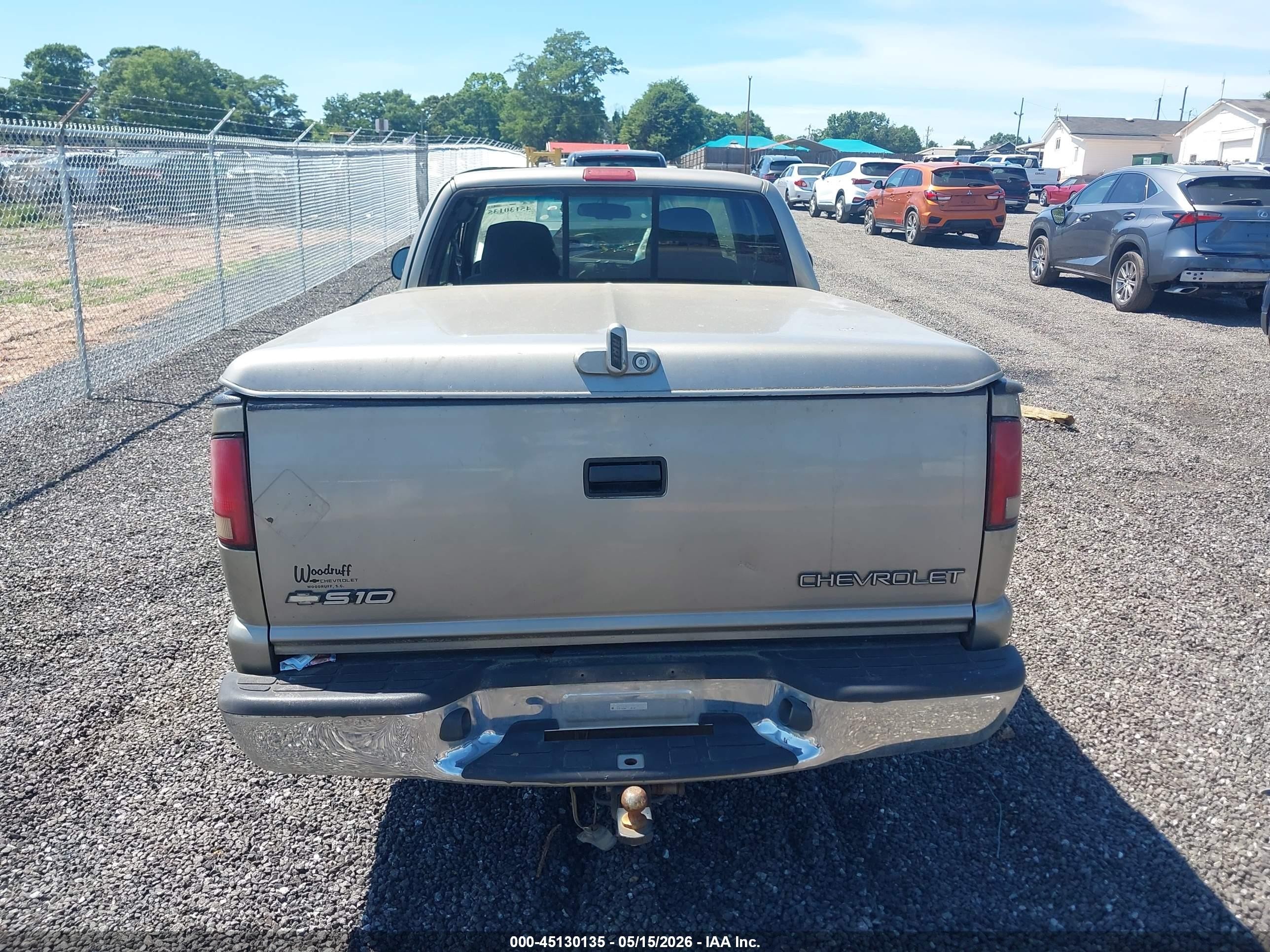 2000 Chevrolet S-10 Ls Gold vin: 1GCCS19W1Y8157764