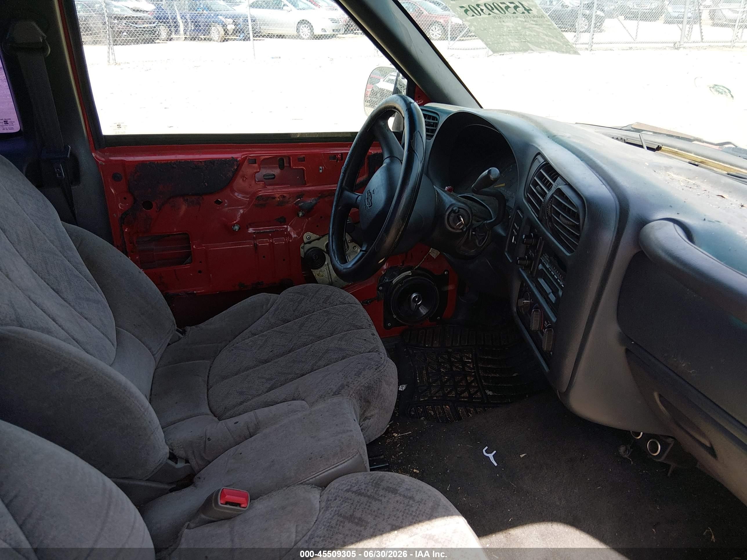 2000 Chevrolet S-10 Ls Red vin: 1GCCS19W1Y8184740
