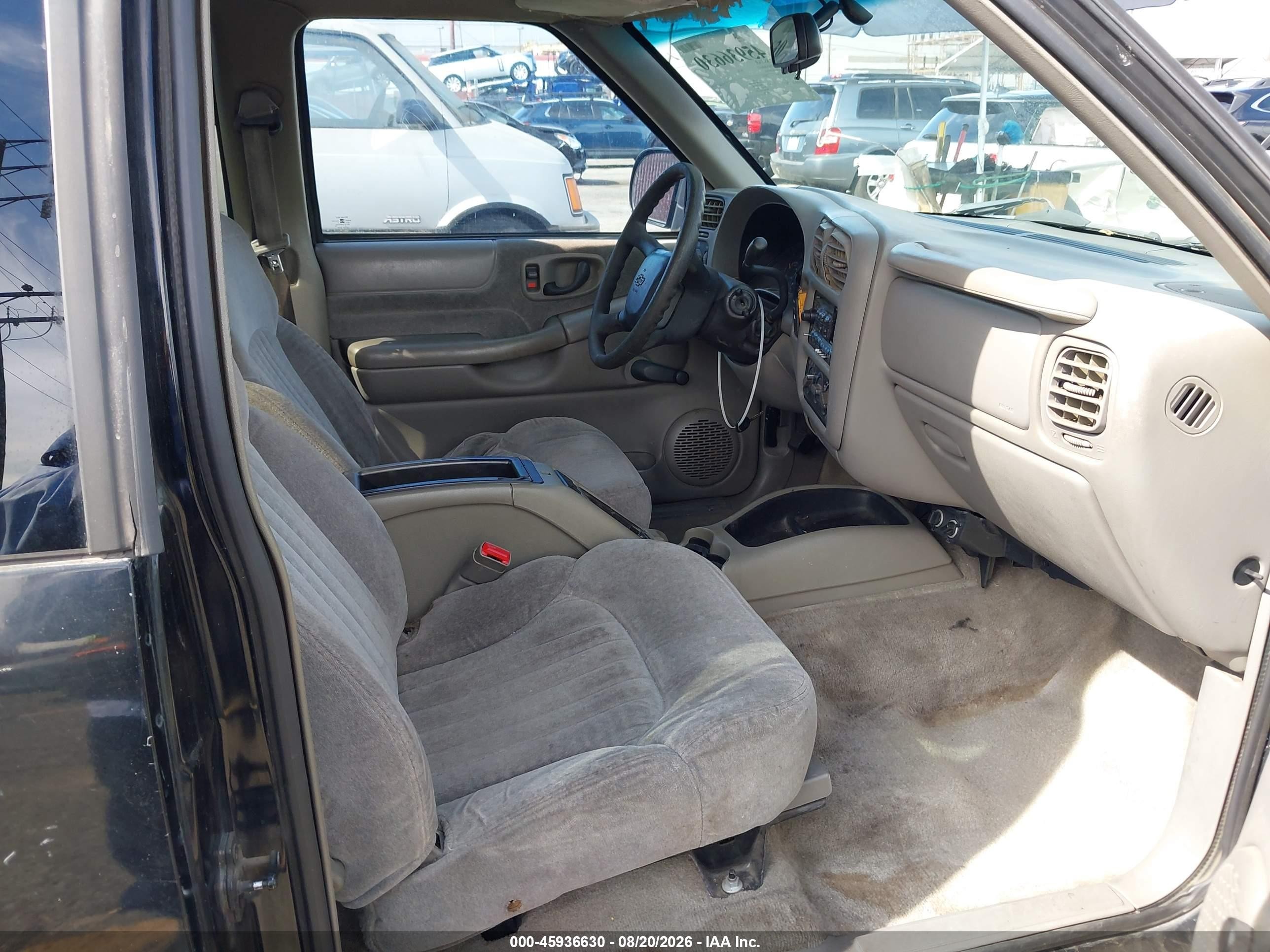 2000 Chevrolet S-10 Ls Black vin: 1GCCS19W1YK240307