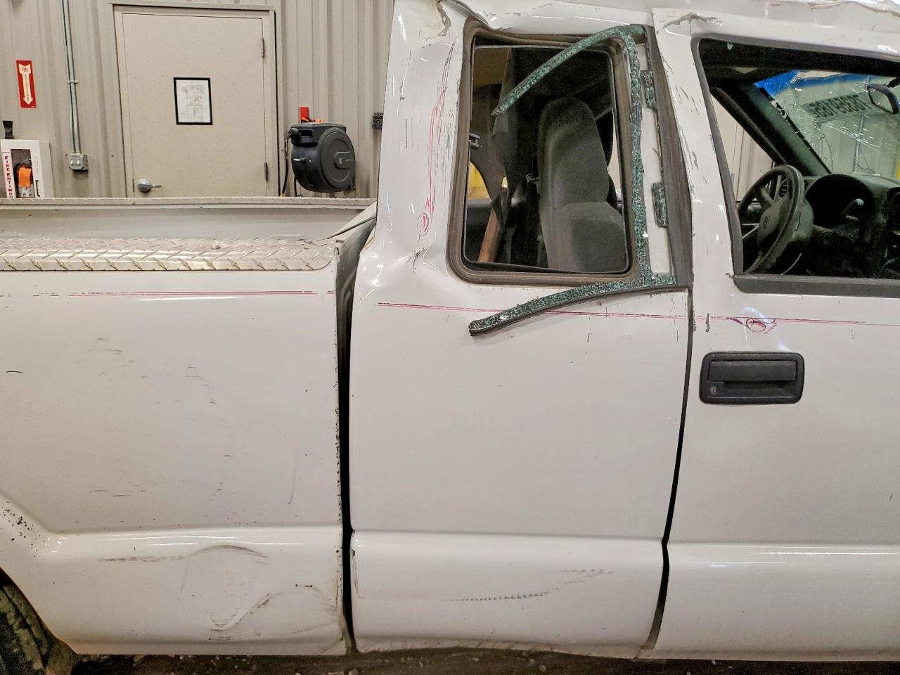 2002 Chevrolet S Truck S10 Белый vin: 1GCCS19W328174945