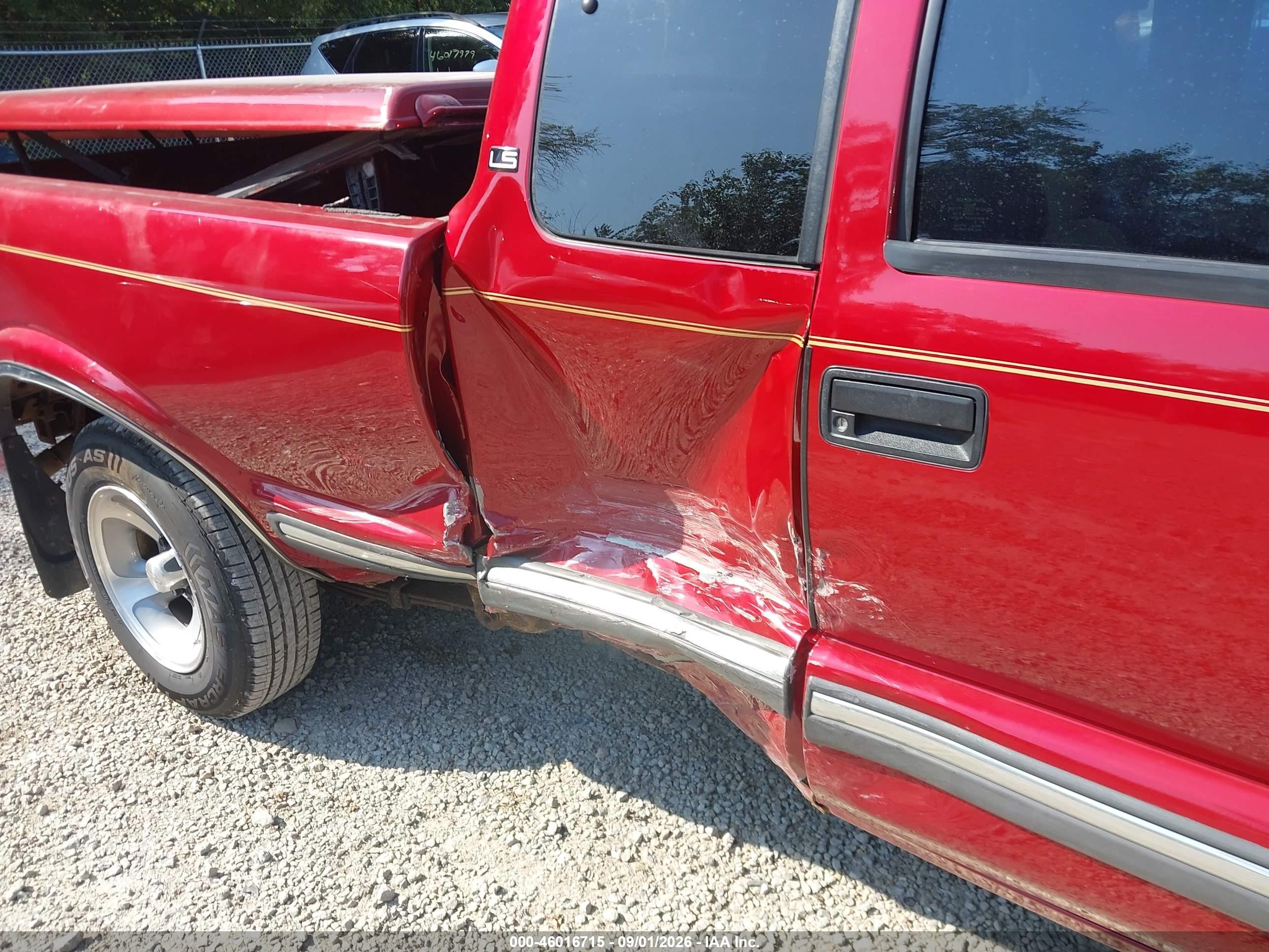 2000 Chevrolet S-10 Ls Red vin: 1GCCS19W3Y8233243