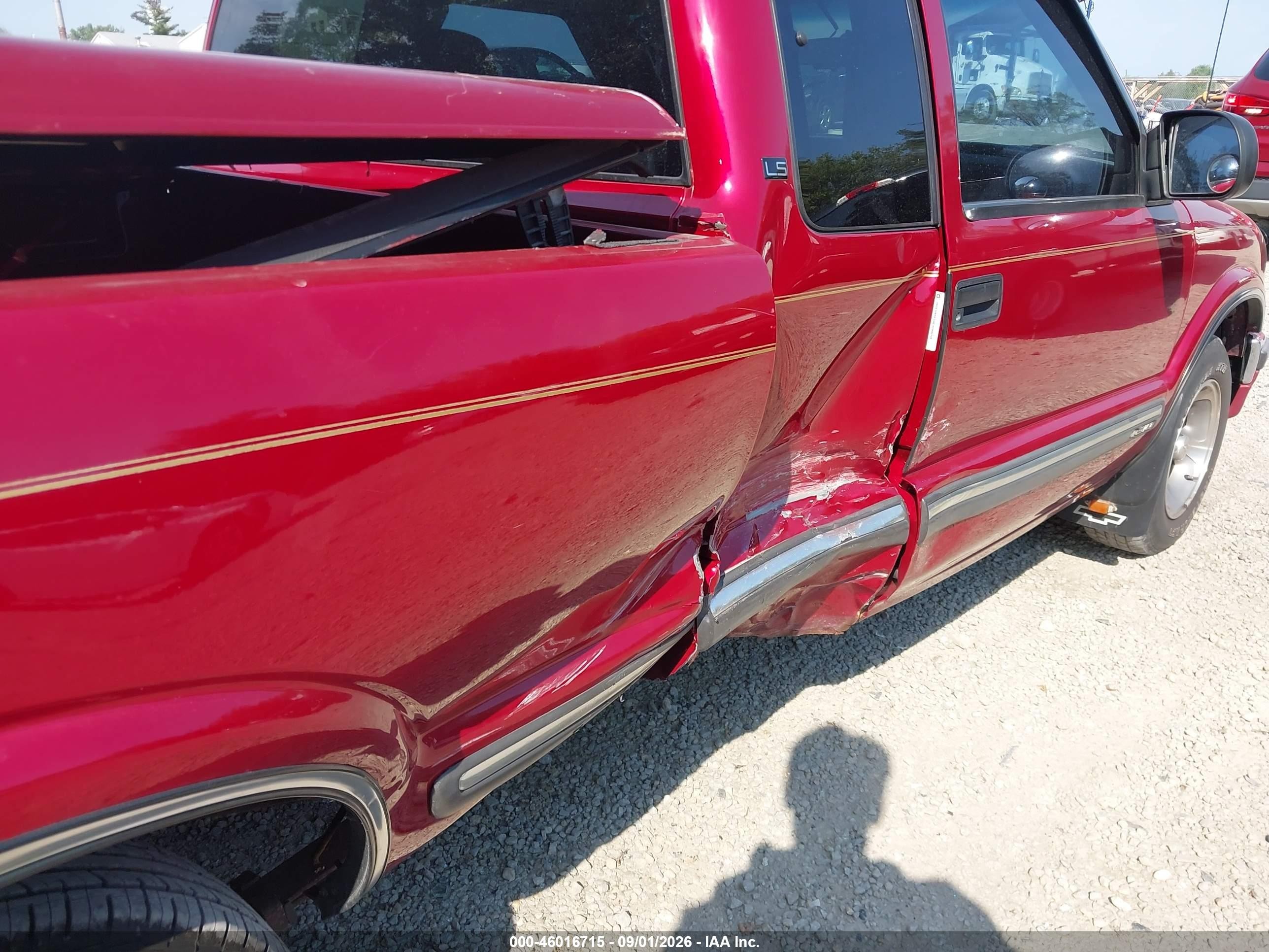 2000 Chevrolet S-10 Ls Red vin: 1GCCS19W3Y8233243
