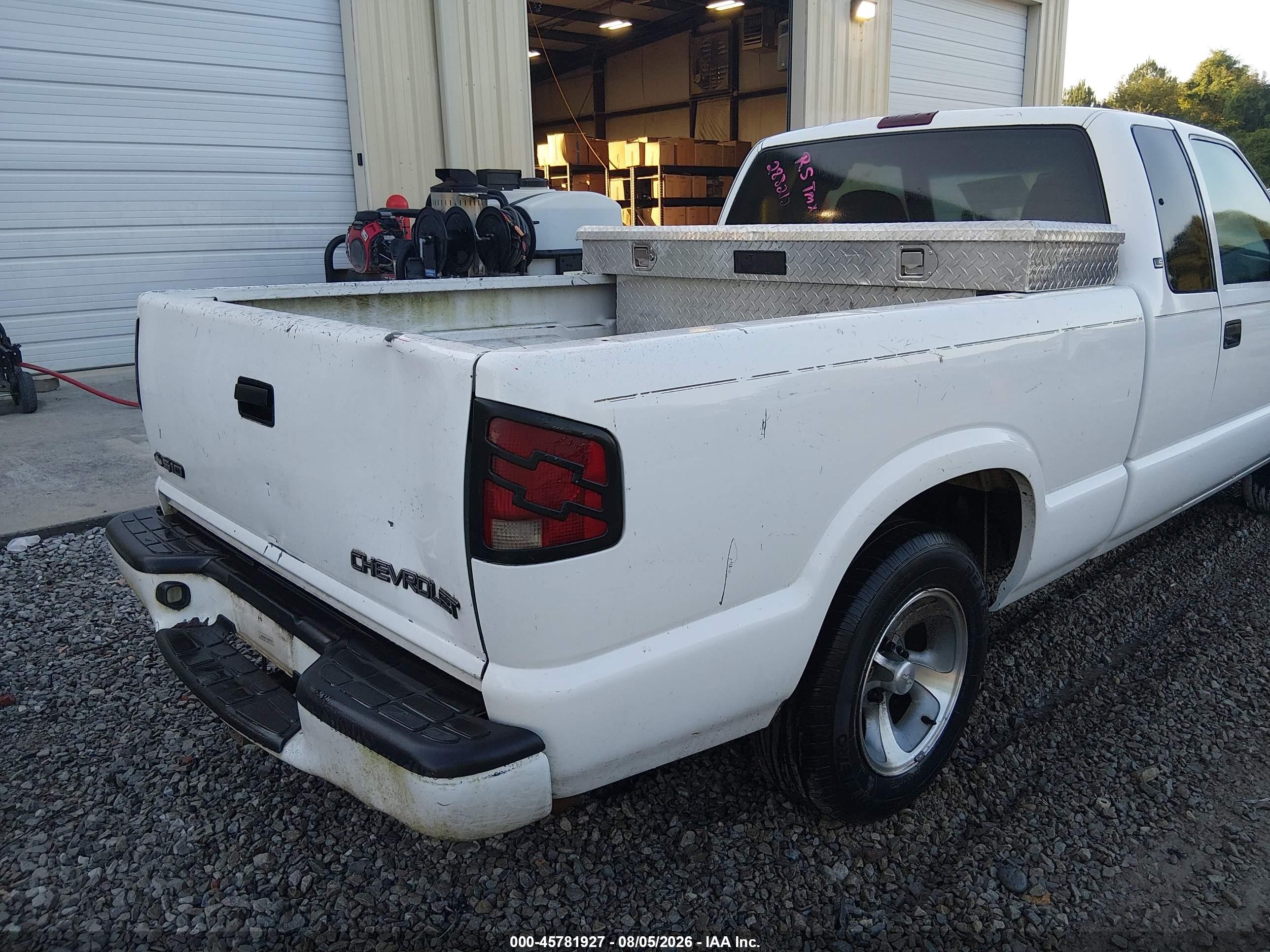 2000 Chevrolet S-10 Ls White vin: 1GCCS19W3Y8288212