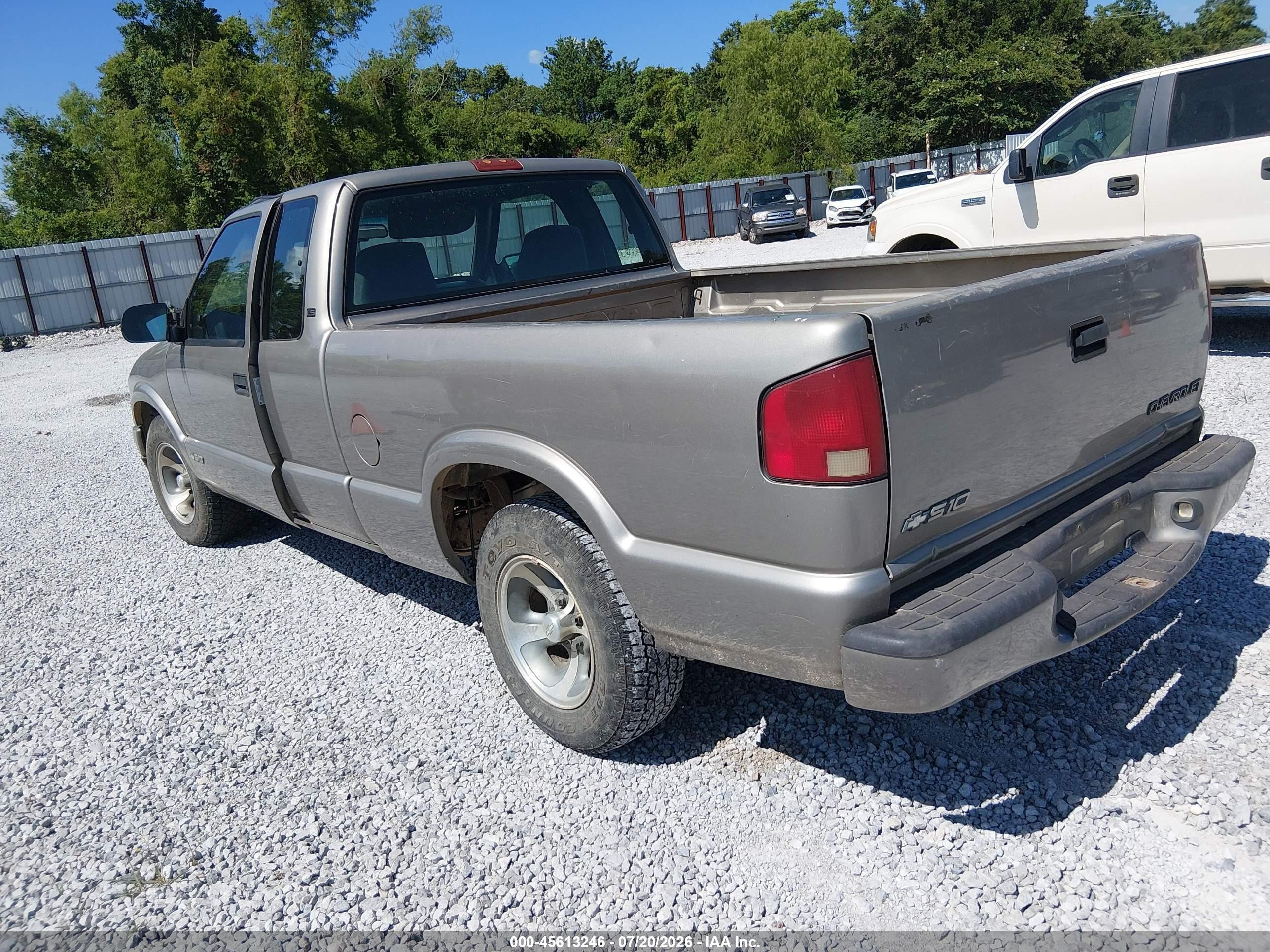 2001 Chevrolet S-10 Ls Beige vin: 1GCCS19W418108502